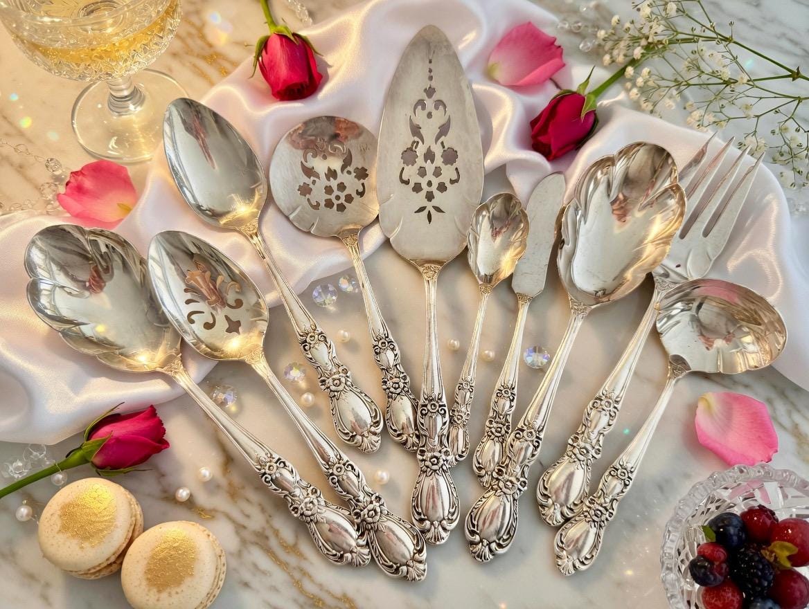 1847 Rogers Bros Heritage Serving Set 10pc Silverplate Shell Spoons Tomato Server Cake Server, front view