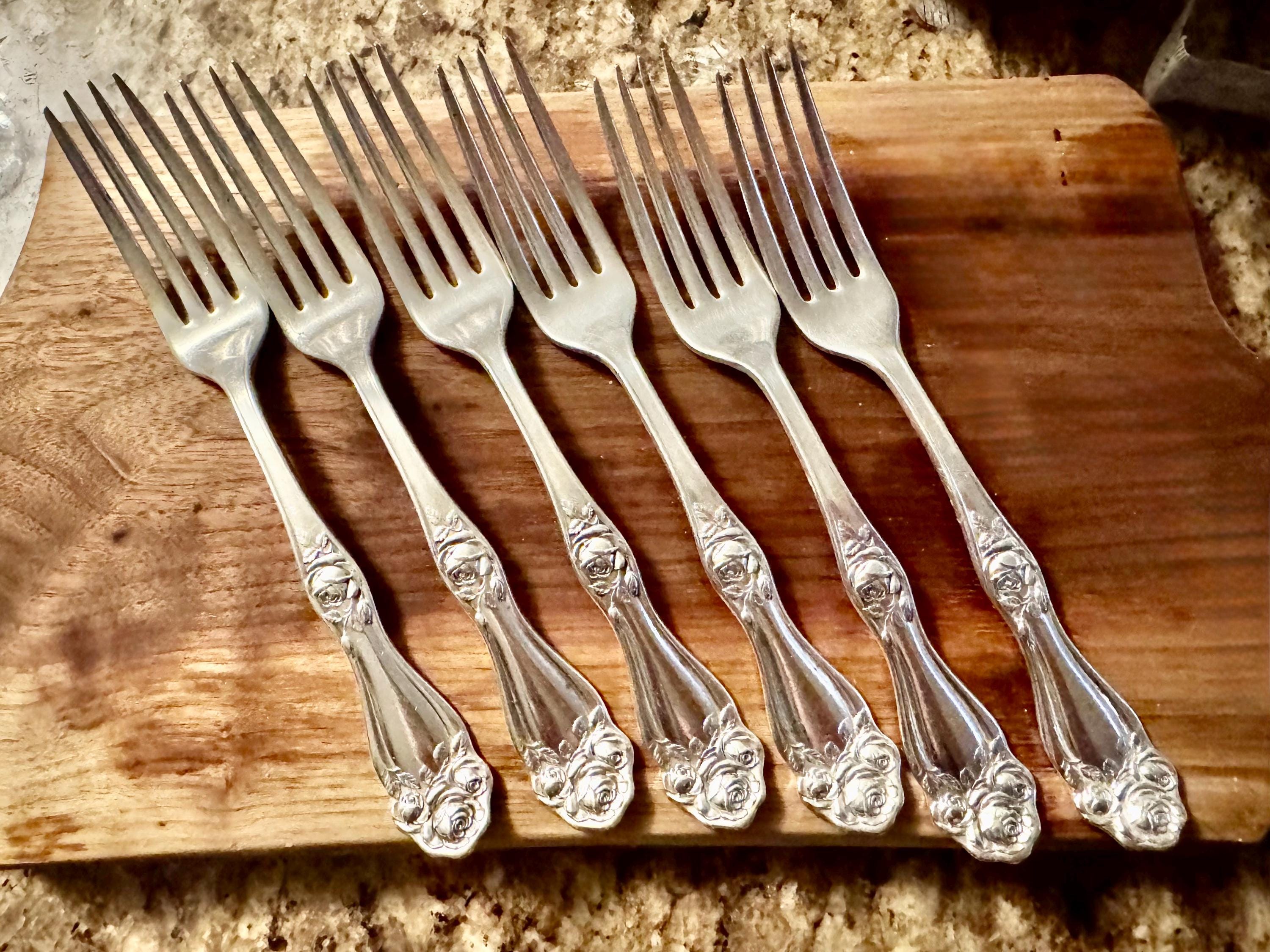 American Beauty Rose Dinner Forks – Set of 6 – International Silver (1909), detail view 1