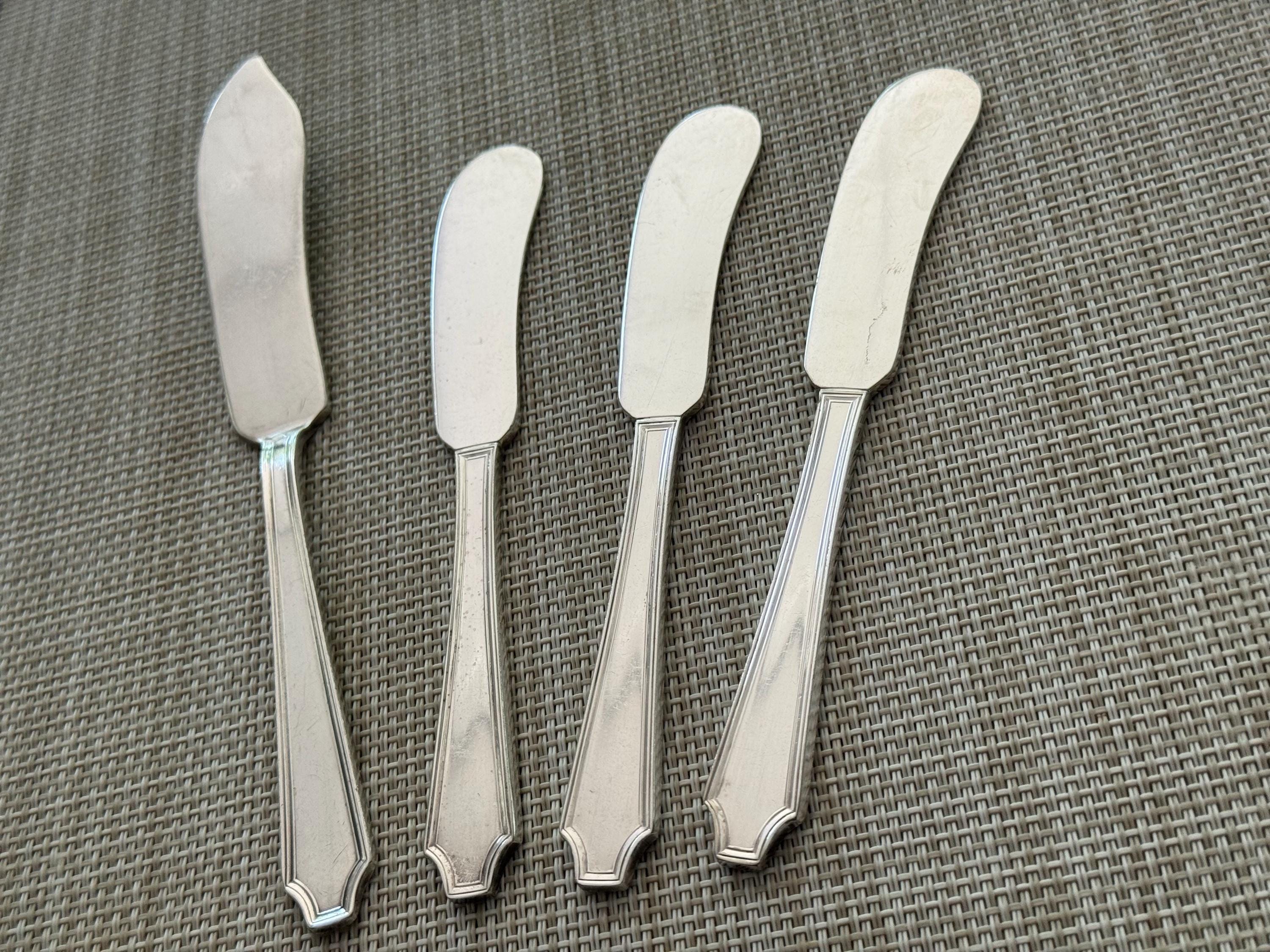 Antique 1847 Rogers Bros IS Silverplate Master Butter Knife & Spreaders – Set of 4, detail view 5
