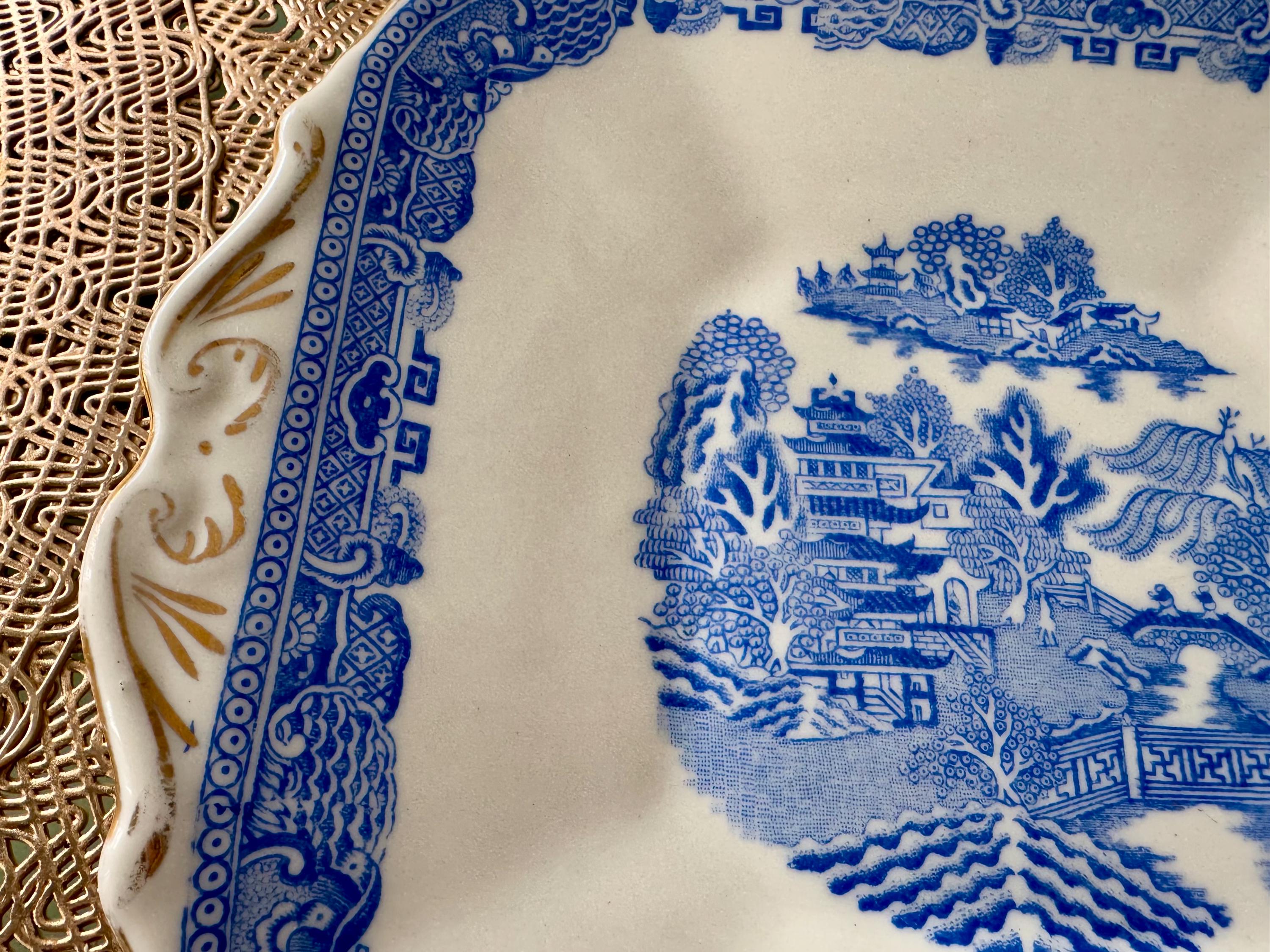 Antique Edwards & Brown Blue Willow Handled Serving Plate – Made in England (1874-1932), detail view 4