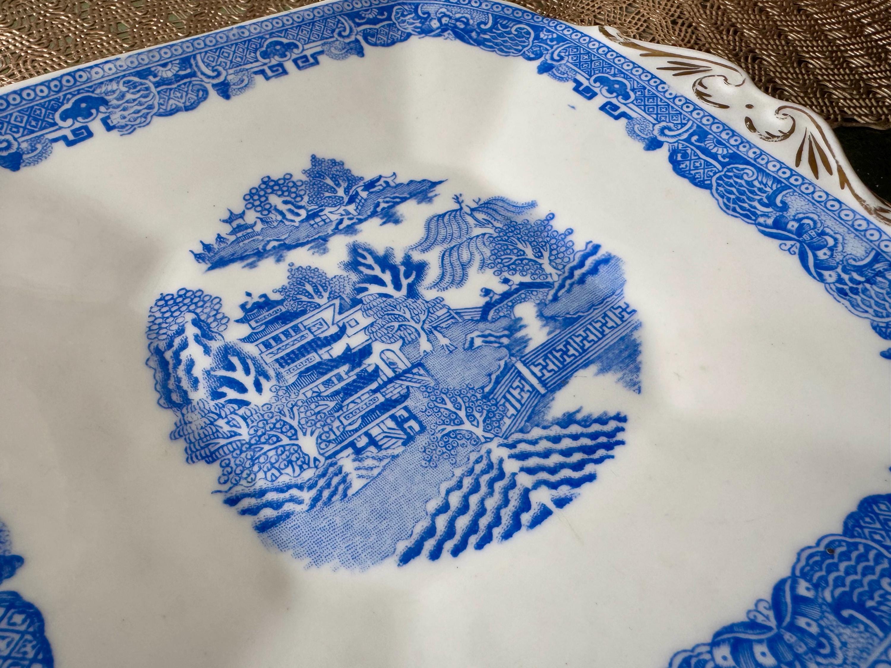 Antique Edwards & Brown Blue Willow Handled Serving Plate – Made in England (1874-1932), detail view 8