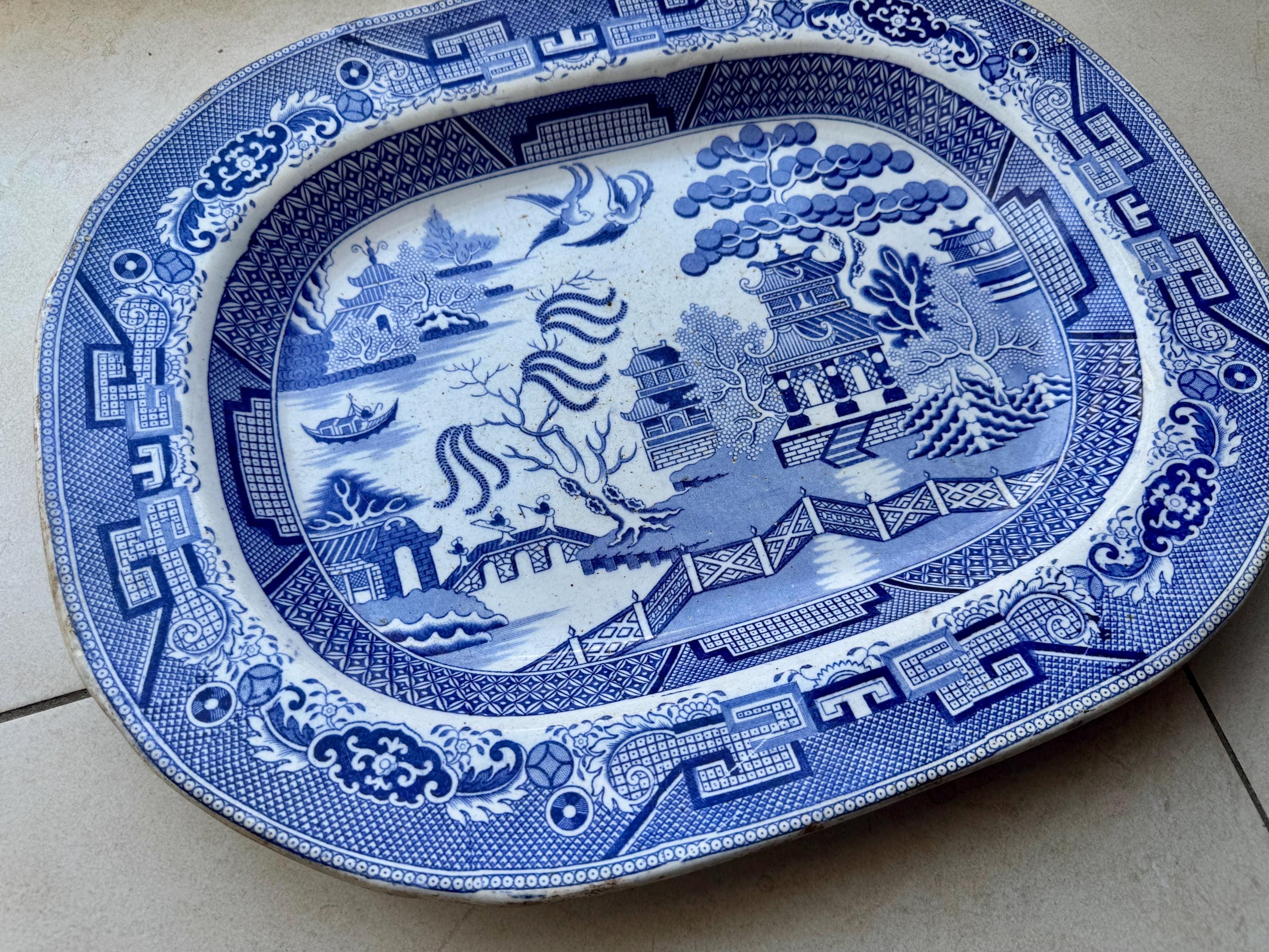 Antique M.T. & Co. Blue Willow Stoneware Platter – England, Circa Mid-19th Century, detail view 5