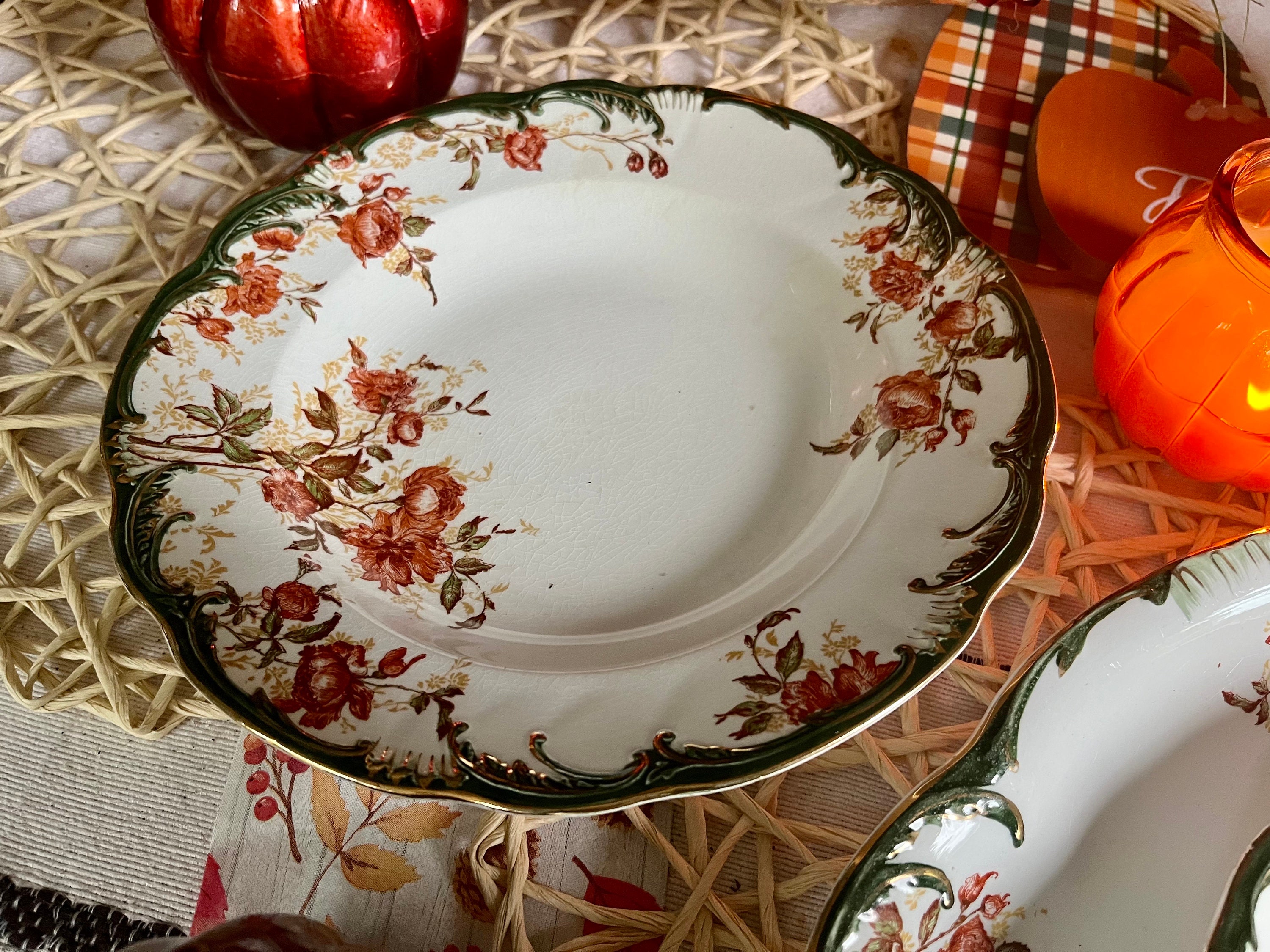 Antique Ridgway England Floral Dining Ensemble: Green & Gold, 6-Piece Set, detail view 5