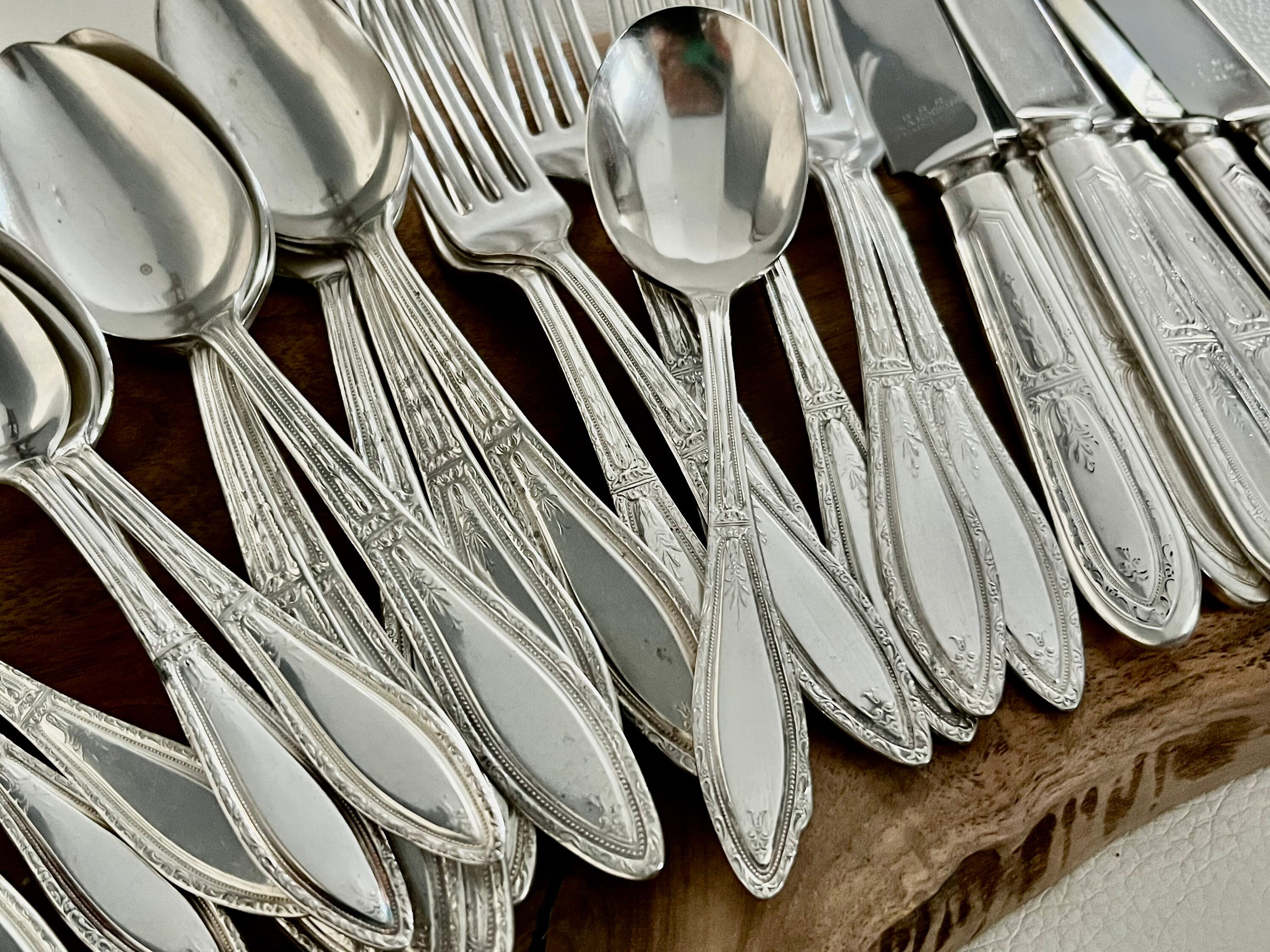 Antique Silver Oneida Mystic-Coronet (Silverplate, 1926) – 25-Piece Silverware Set for 6, detail view 1