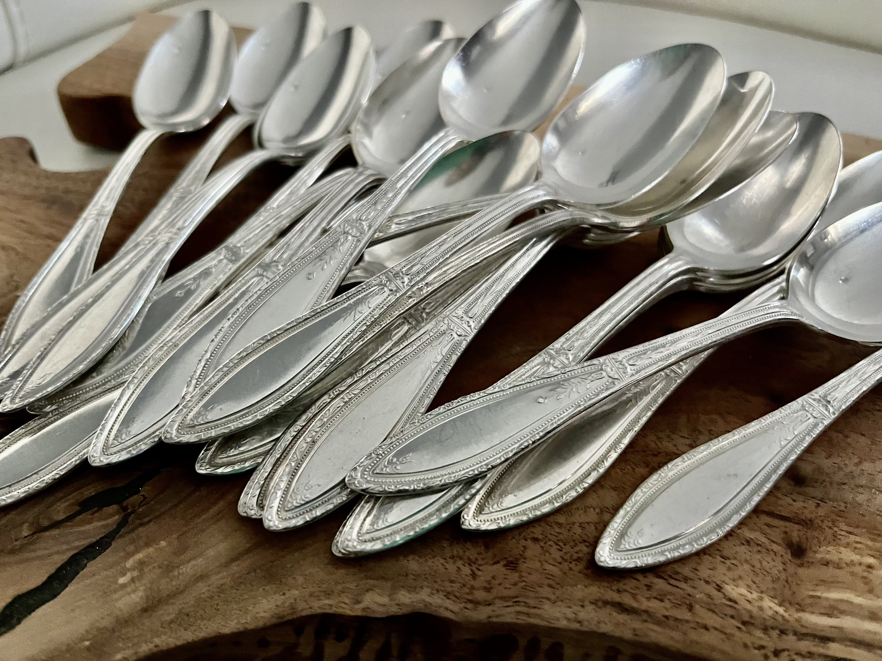 Antique Silver Oneida Mystic-Coronet (Silverplate, 1926) – Antique Silverware - Dessert Spoon Sets, detail view 1