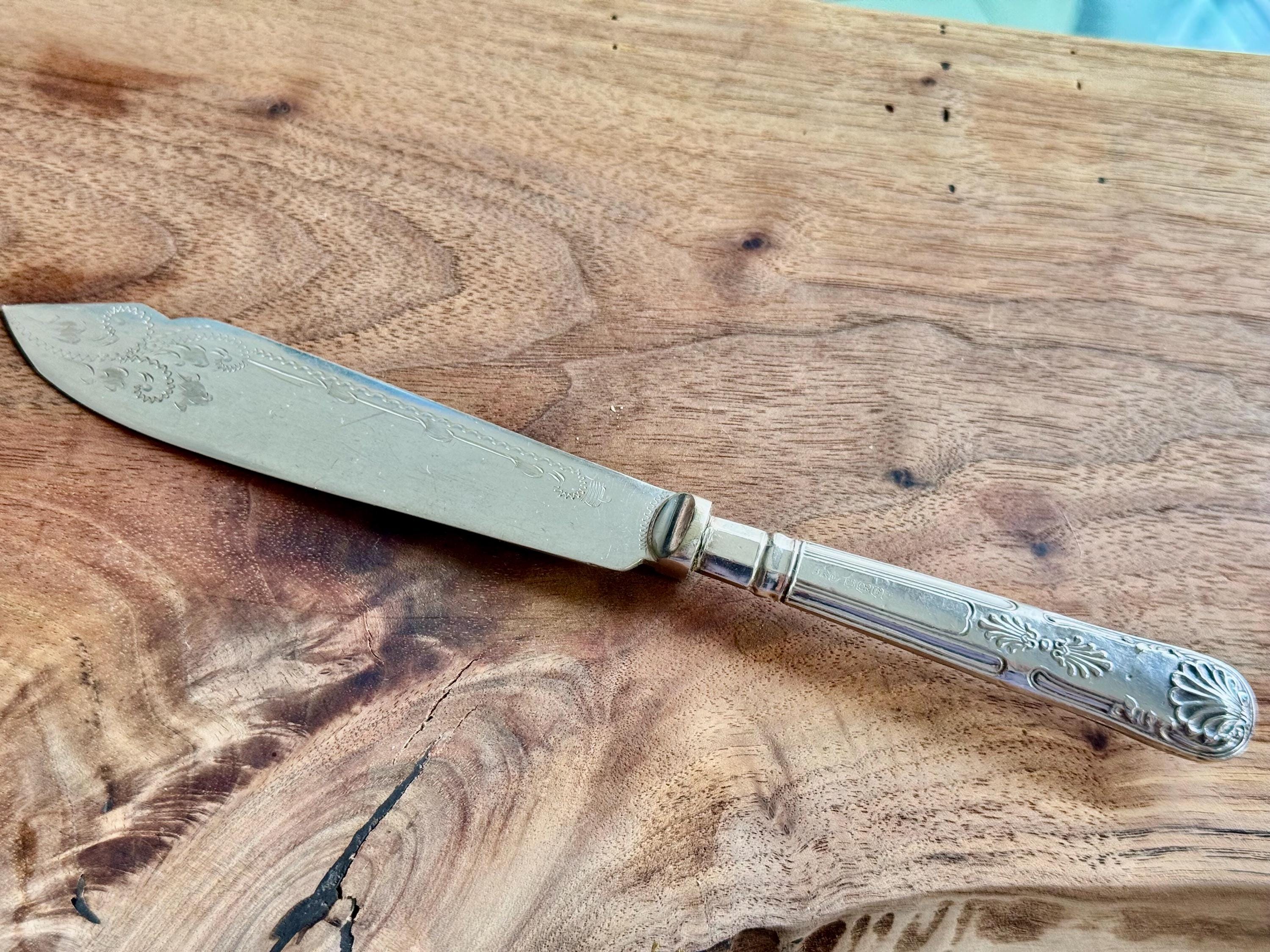 Antique Sterling Silver Handle Fish Knife – Ornate & Engraved – Sheffield 1923 – Silverplate Blade, detail view 1