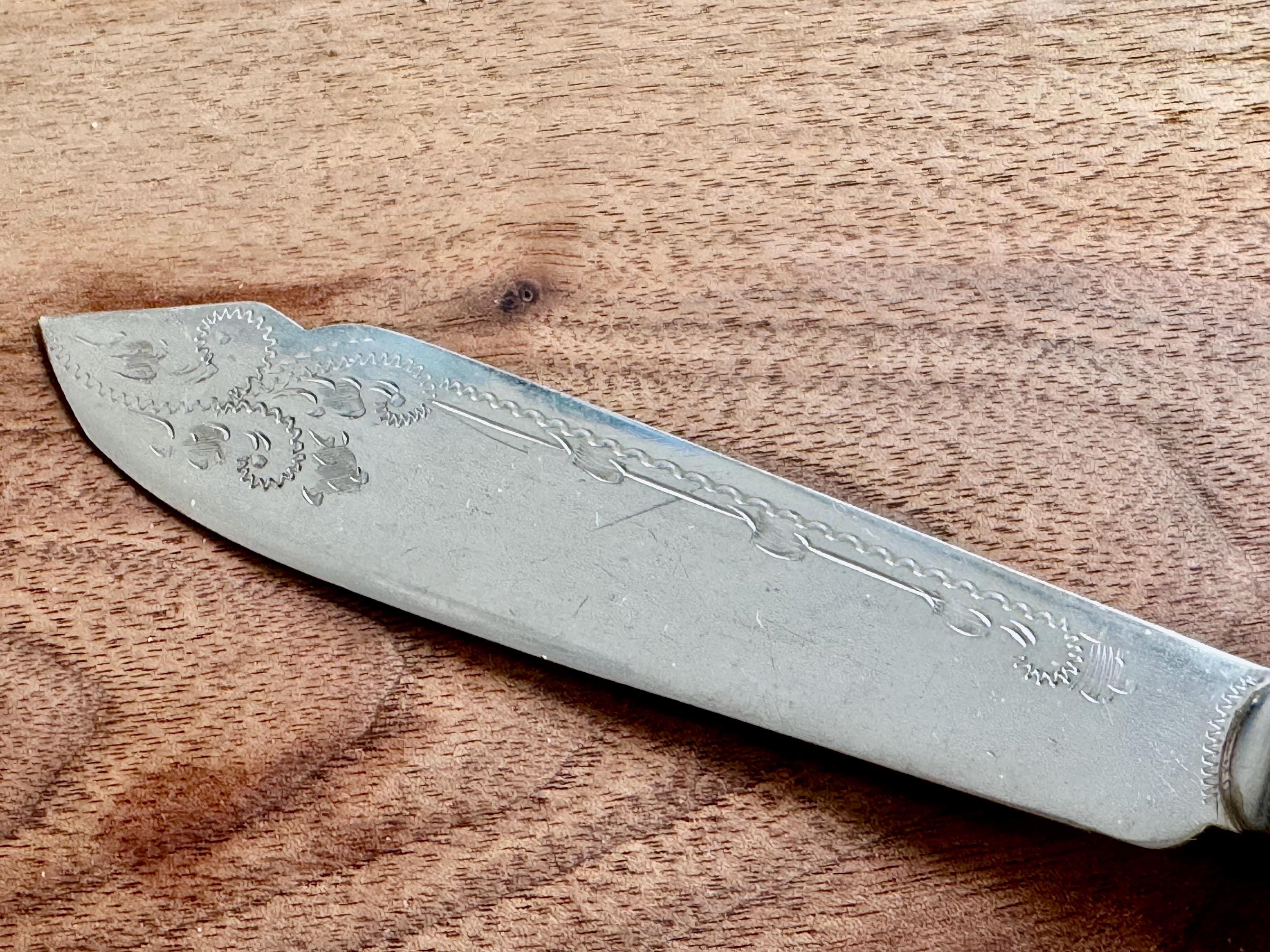 Antique Sterling Silver Handle Fish Knife – Ornate & Engraved – Sheffield 1923 – Silverplate Blade, detail view 7