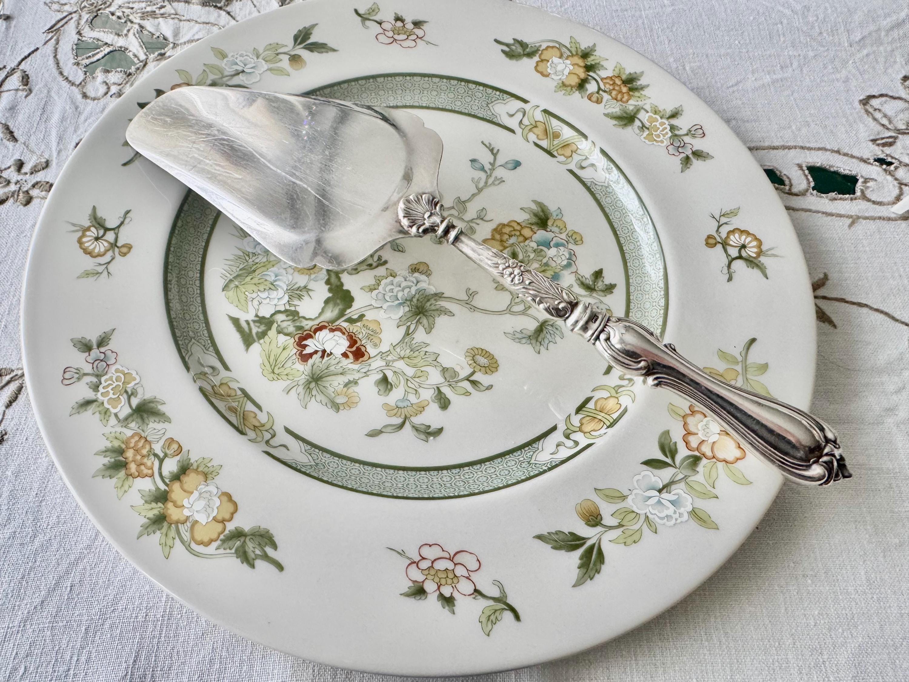 Antique WMF German Silverplate Cake Server – Ornate Engraved Serving Slice, detail view 9