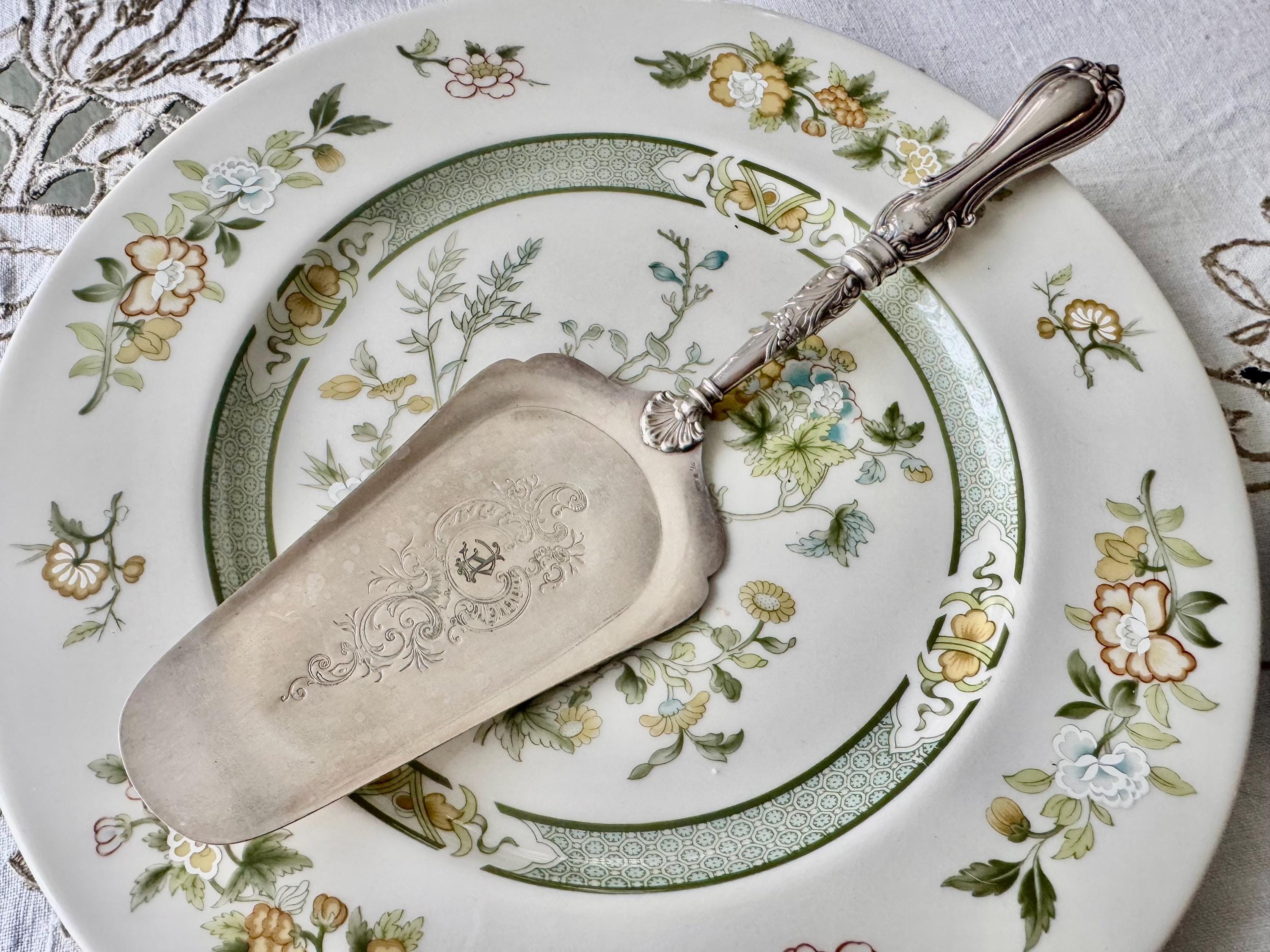 Antique WMF German Silverplate Cake Server – Ornate Engraved Serving Slice, detail view 2