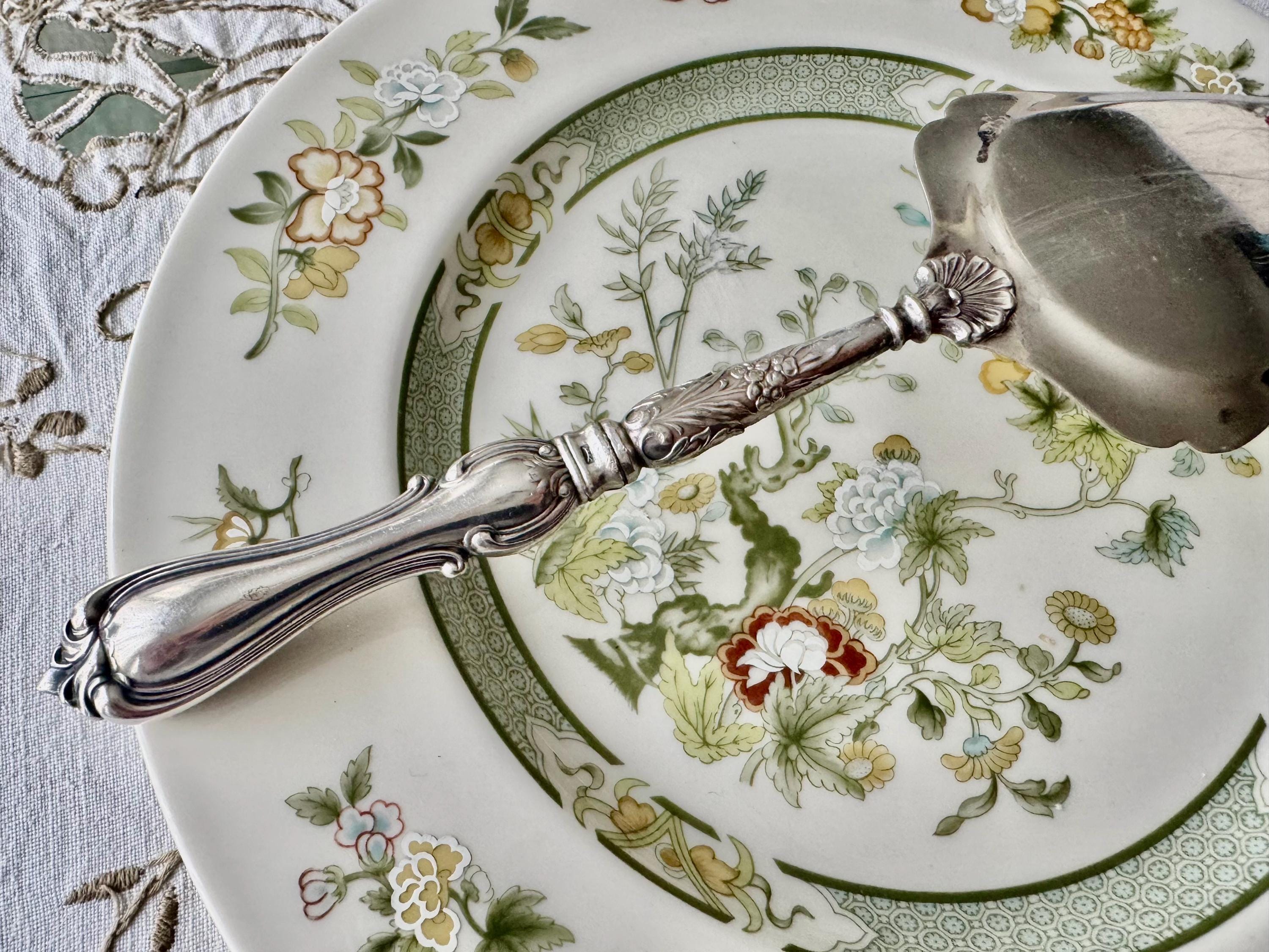 Antique WMF German Silverplate Cake Server – Ornate Engraved Serving Slice, detail view 6