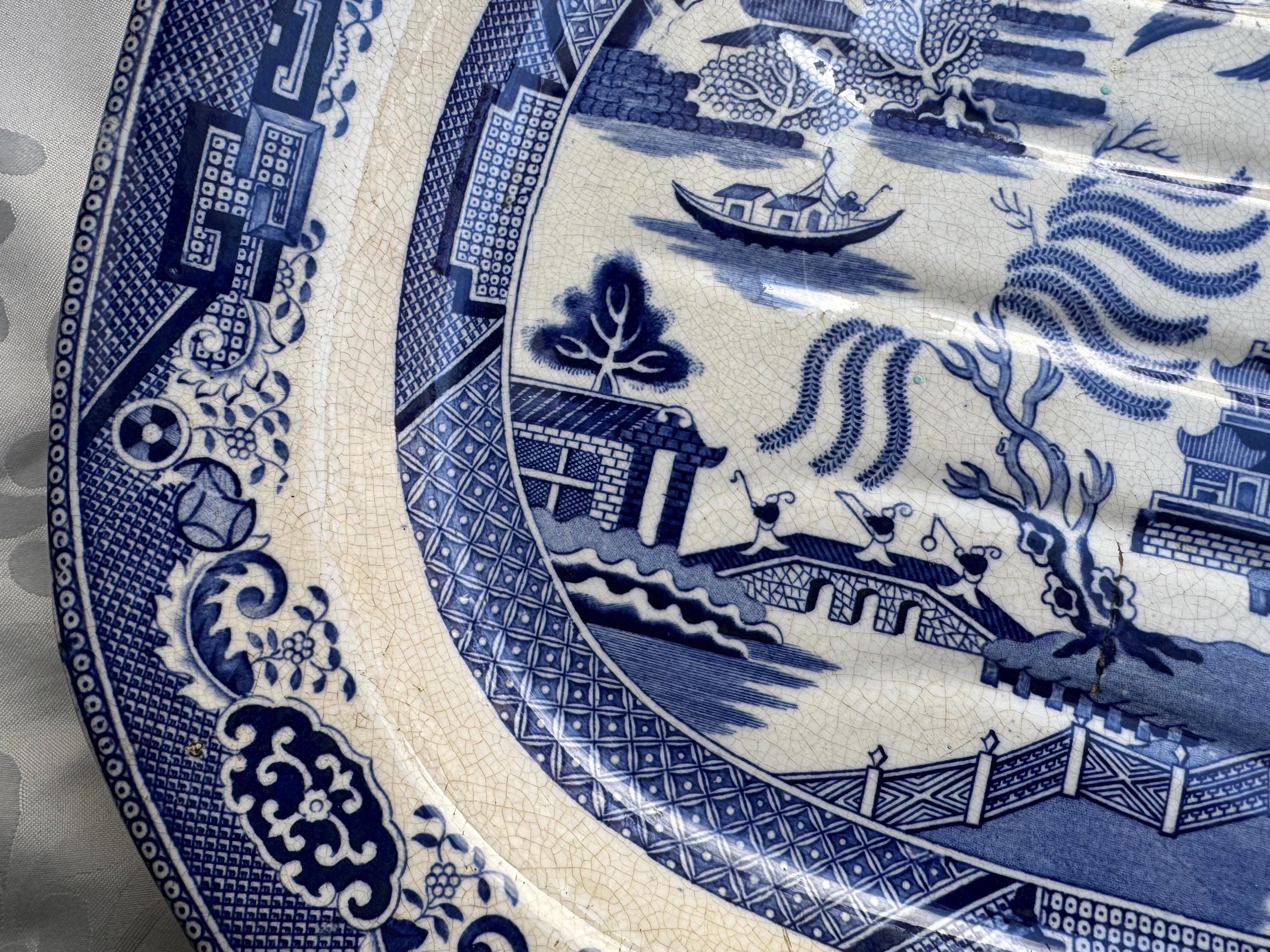 Circa 1840 English Blue Willow “Well & Tree” Meat Platter – Monumental 19th-Century Serving Dish, detail view 7