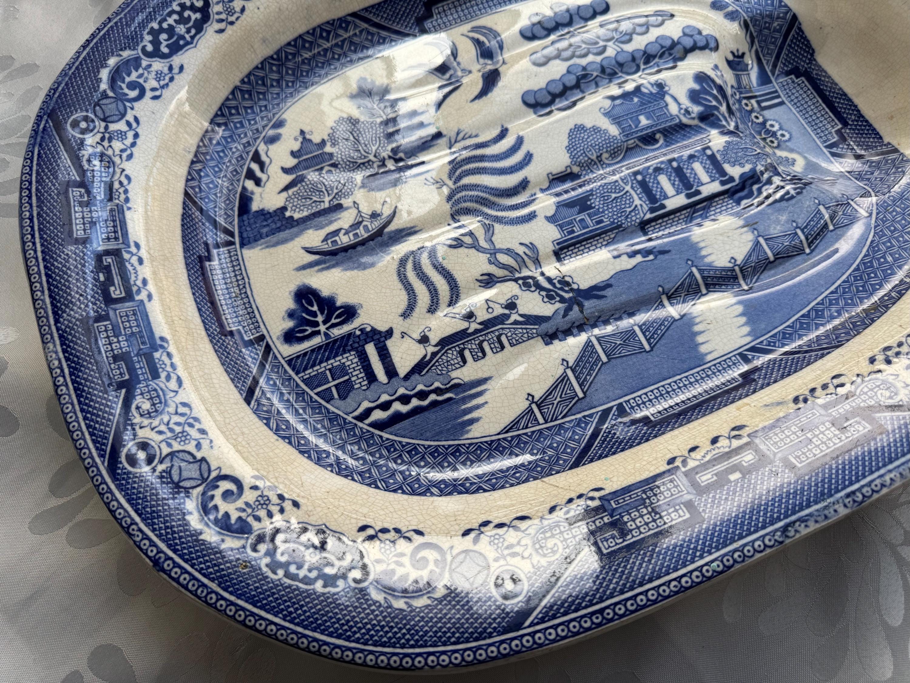 Circa 1840 English Blue Willow “Well & Tree” Meat Platter – Monumental 19th-Century Serving Dish, detail view 8