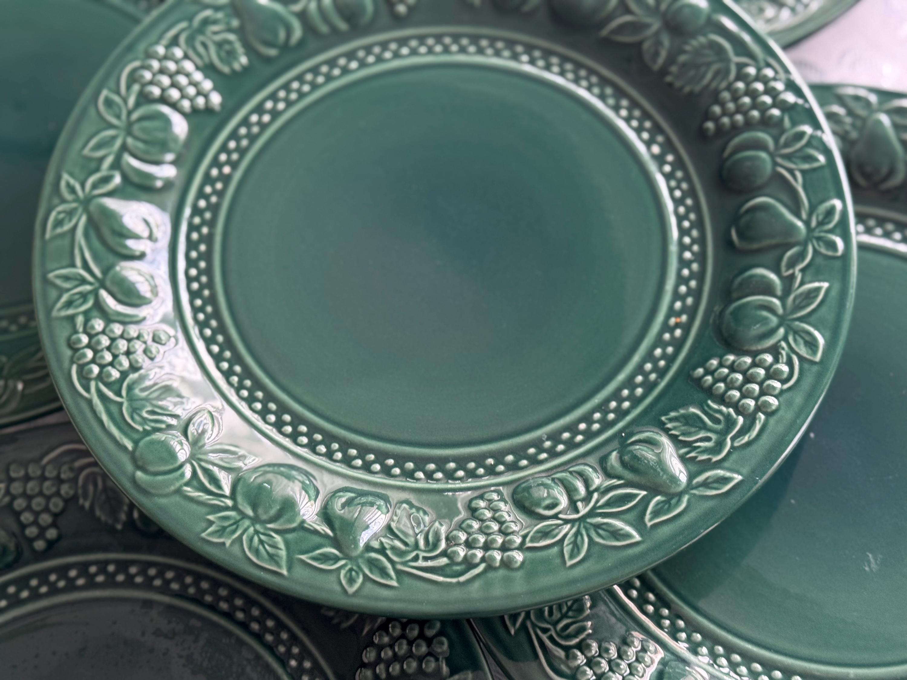 Corelle Stoneware Dinner Plate – 10.5” – Deep Green Fruit Border – Made in Thailand, detail view 3