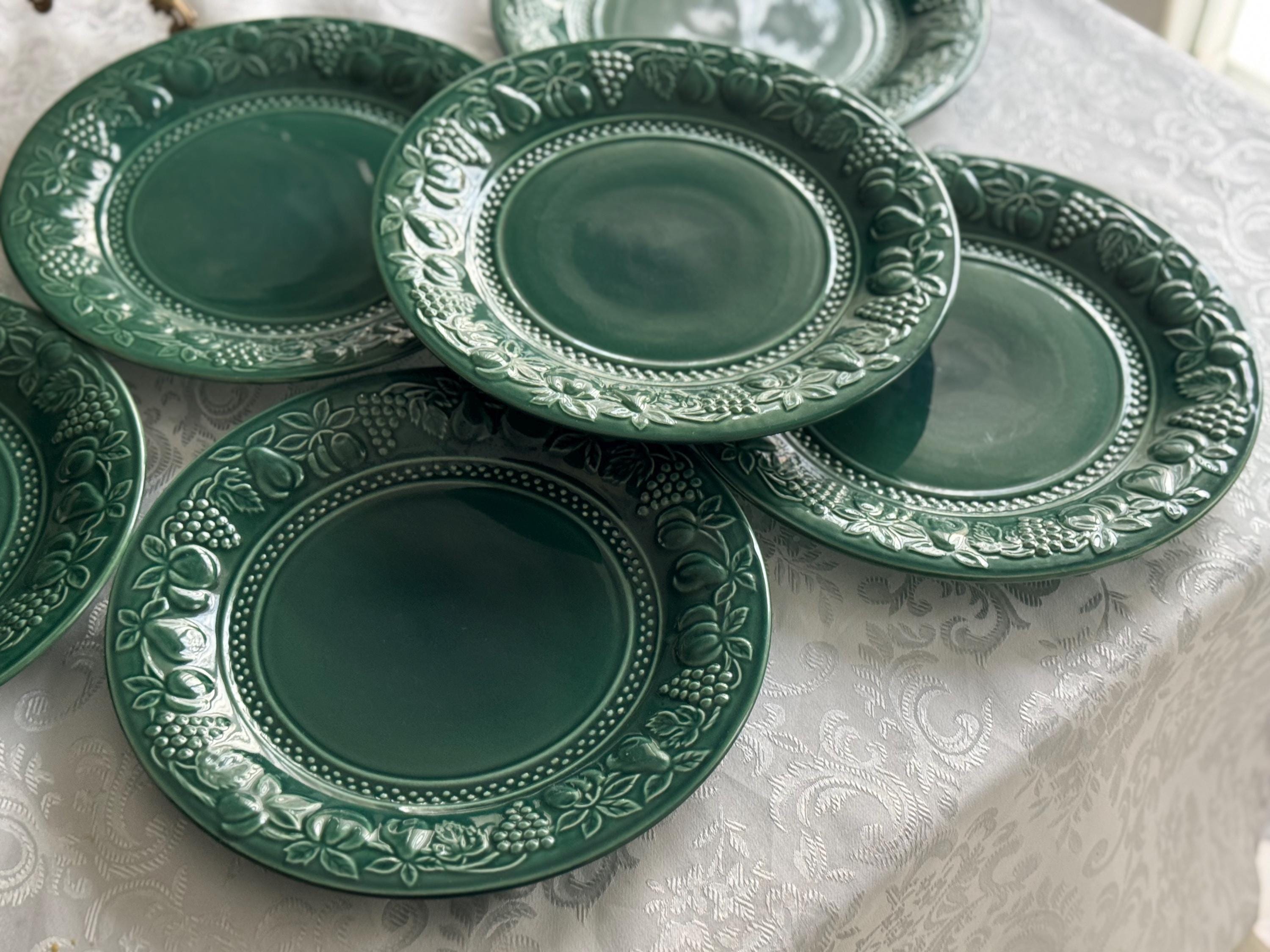 Corelle Stoneware Dinner Plate – 10.5” – Deep Green Fruit Border – Made in Thailand, detail view 4
