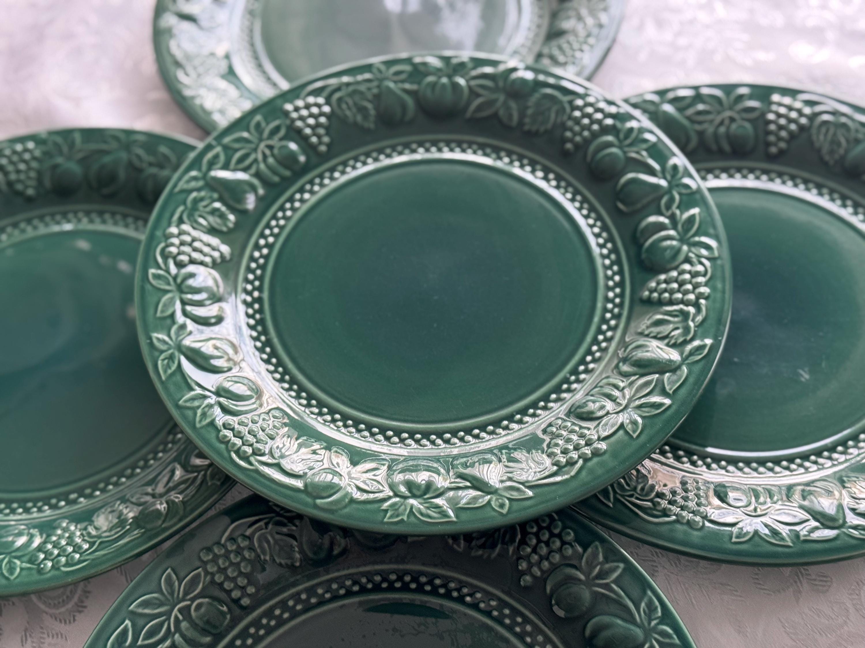 Corelle Stoneware Dinner Plate – 10.5” – Deep Green Fruit Border – Made in Thailand, detail view 7