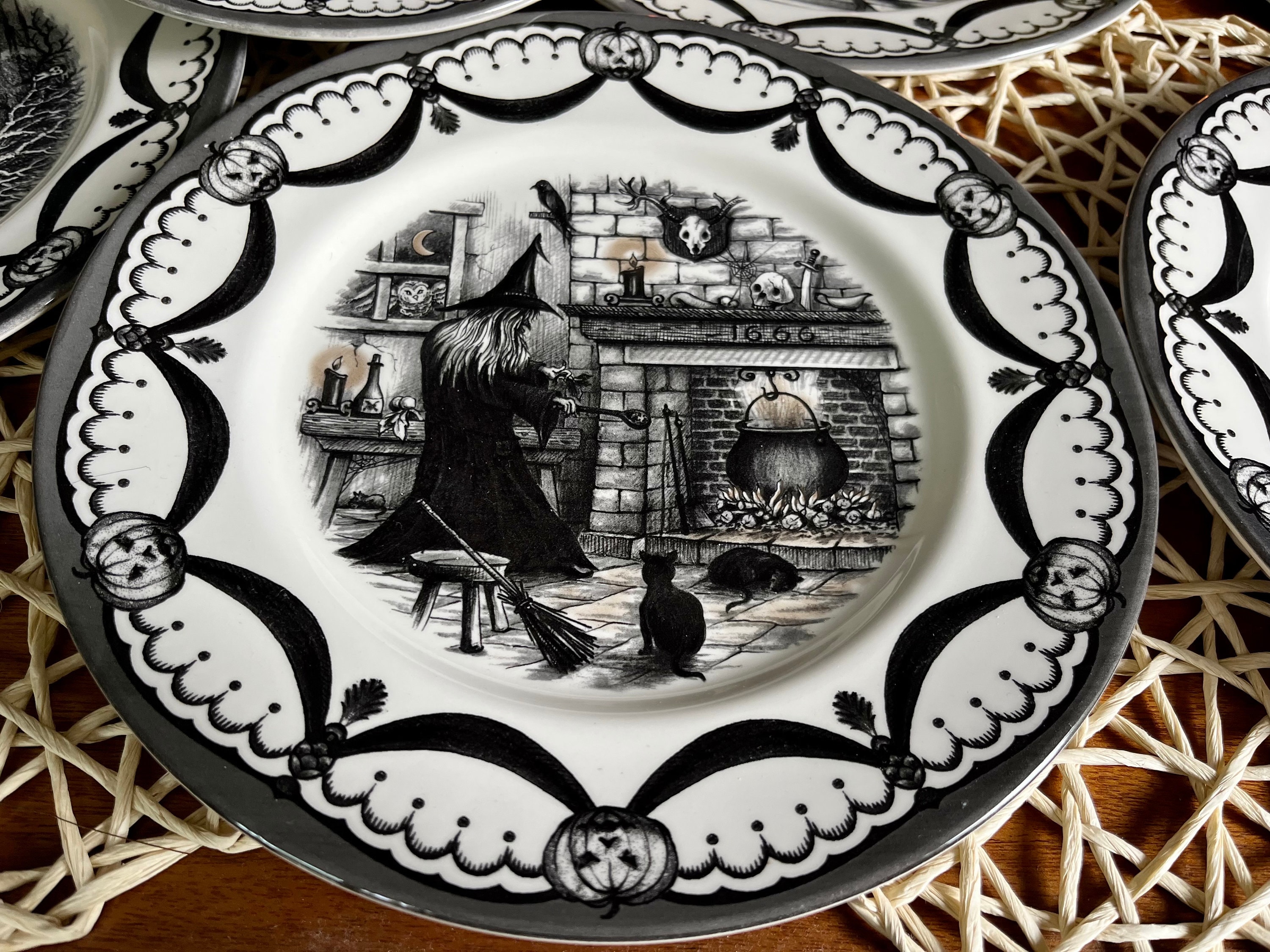 Halloween Dinner Plate: Royal Stafford England Wicked Witches Coven (11"), detail view 5