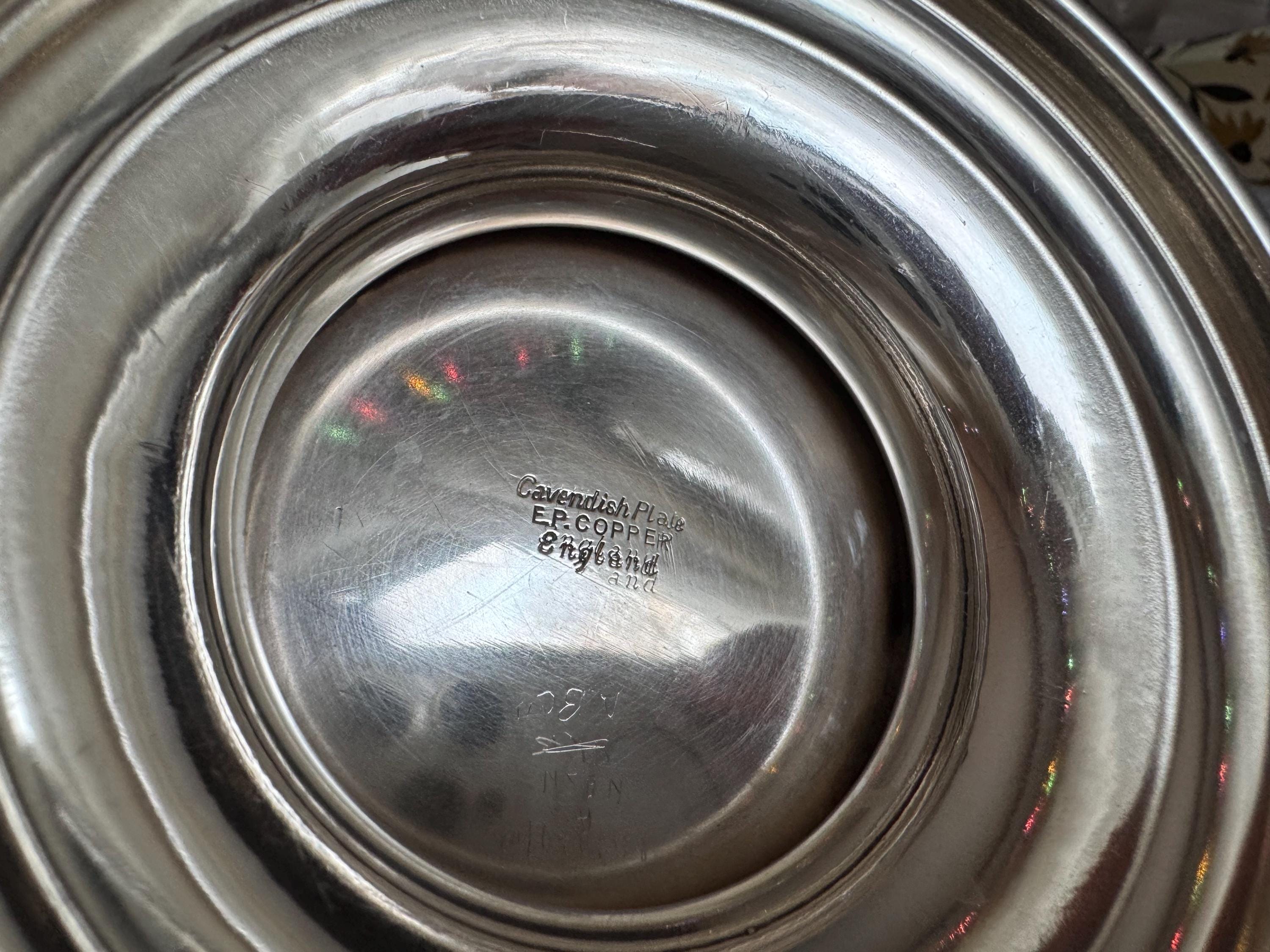 Heavy Antique Silverplate “Cavendish Plate” Pedestal Serving Bowl – Made in England, detail view 4