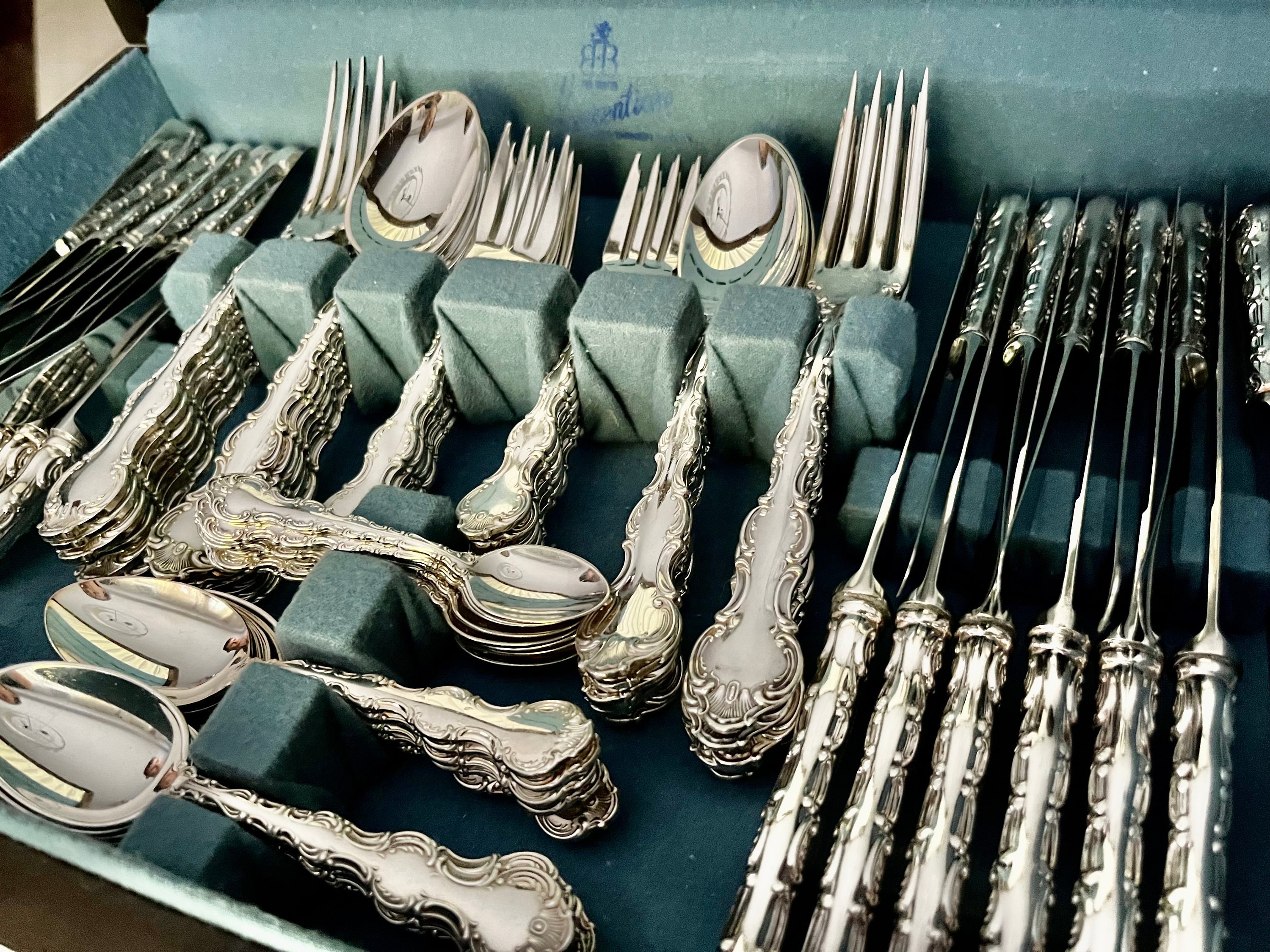Huge Silverware Set for 12 Persons — Birks Regency Plate Silverplate — Louis De France, detail view 2