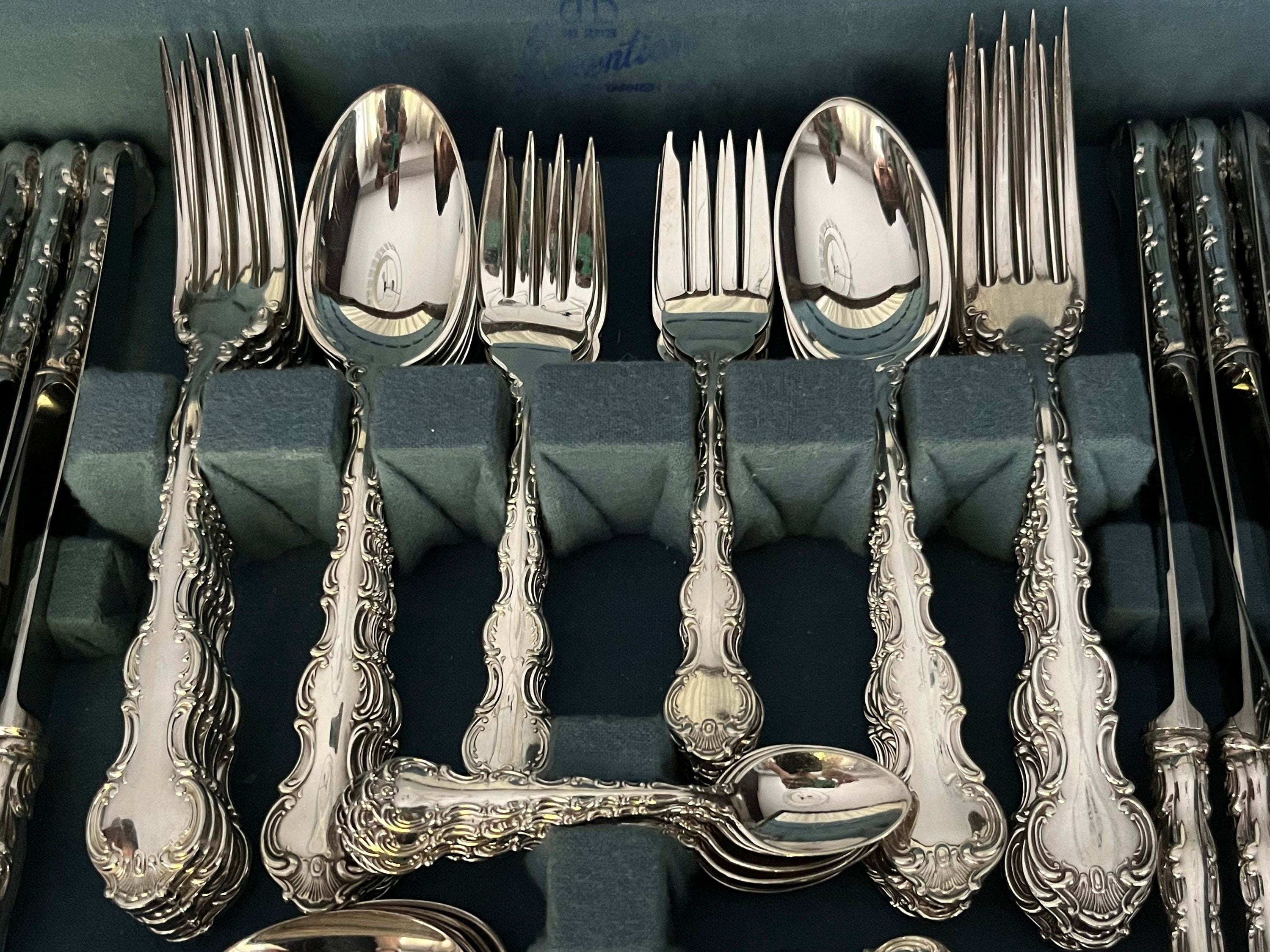 Huge Silverware Set for 12 Persons — Birks Regency Plate Silverplate — Louis De France, detail view 4