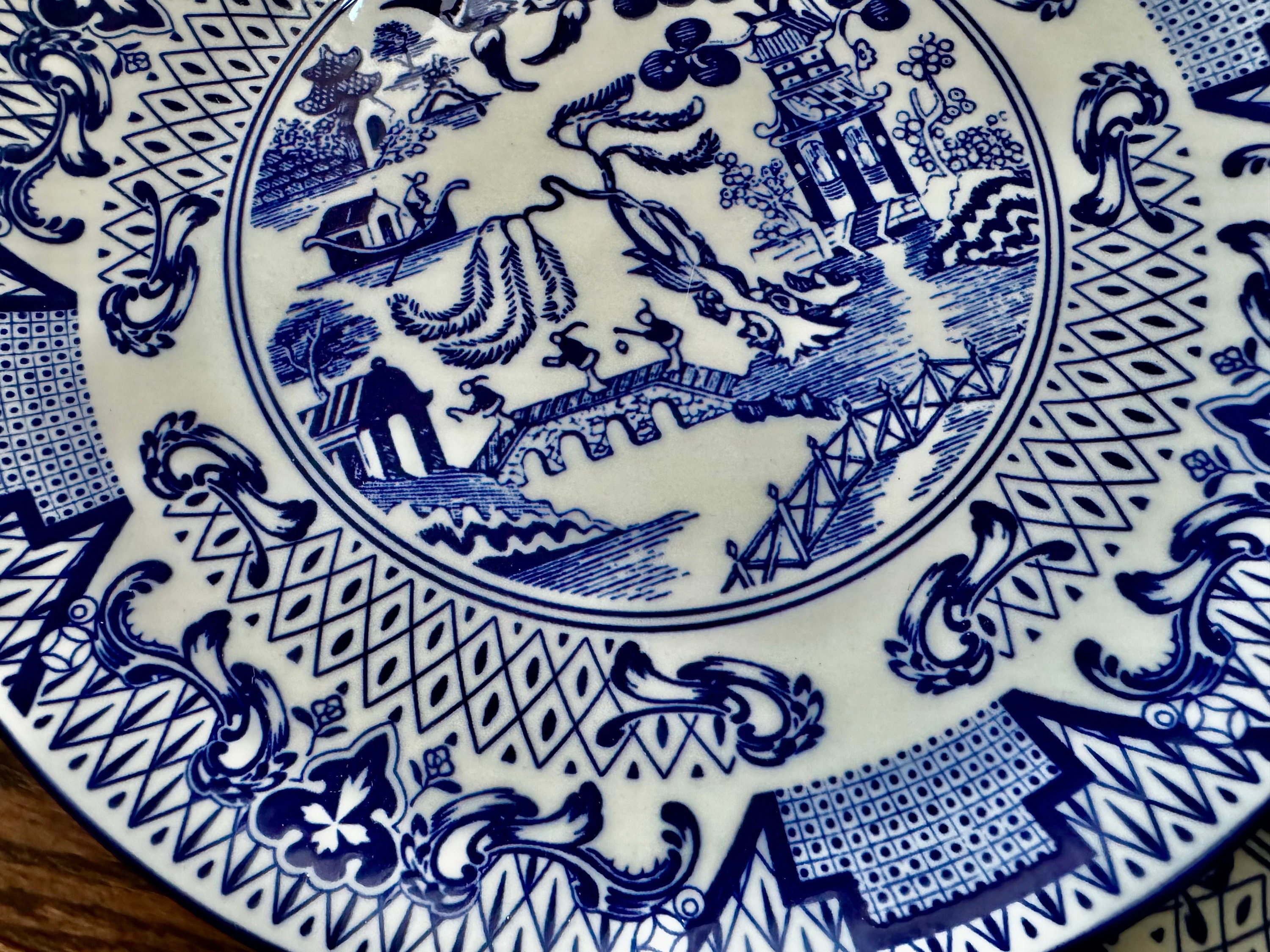 NEW English Blue Willow - Set of 4 Plates -  Eaton Fine Dining - British Design, detail view 1