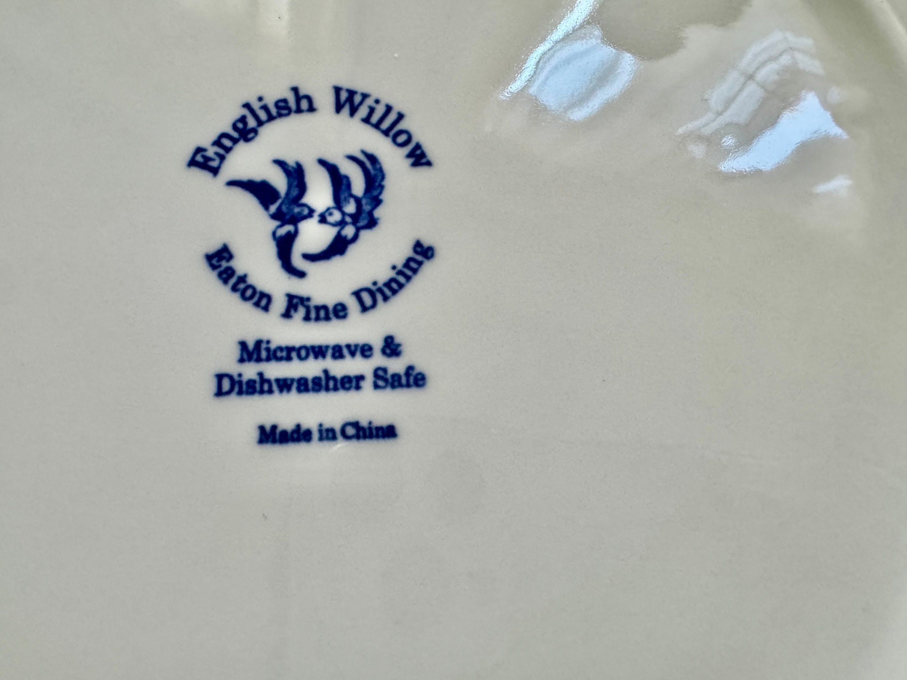 NEW English Blue Willow - Set of 4 Plates -  Eaton Fine Dining - British Design, detail view 3