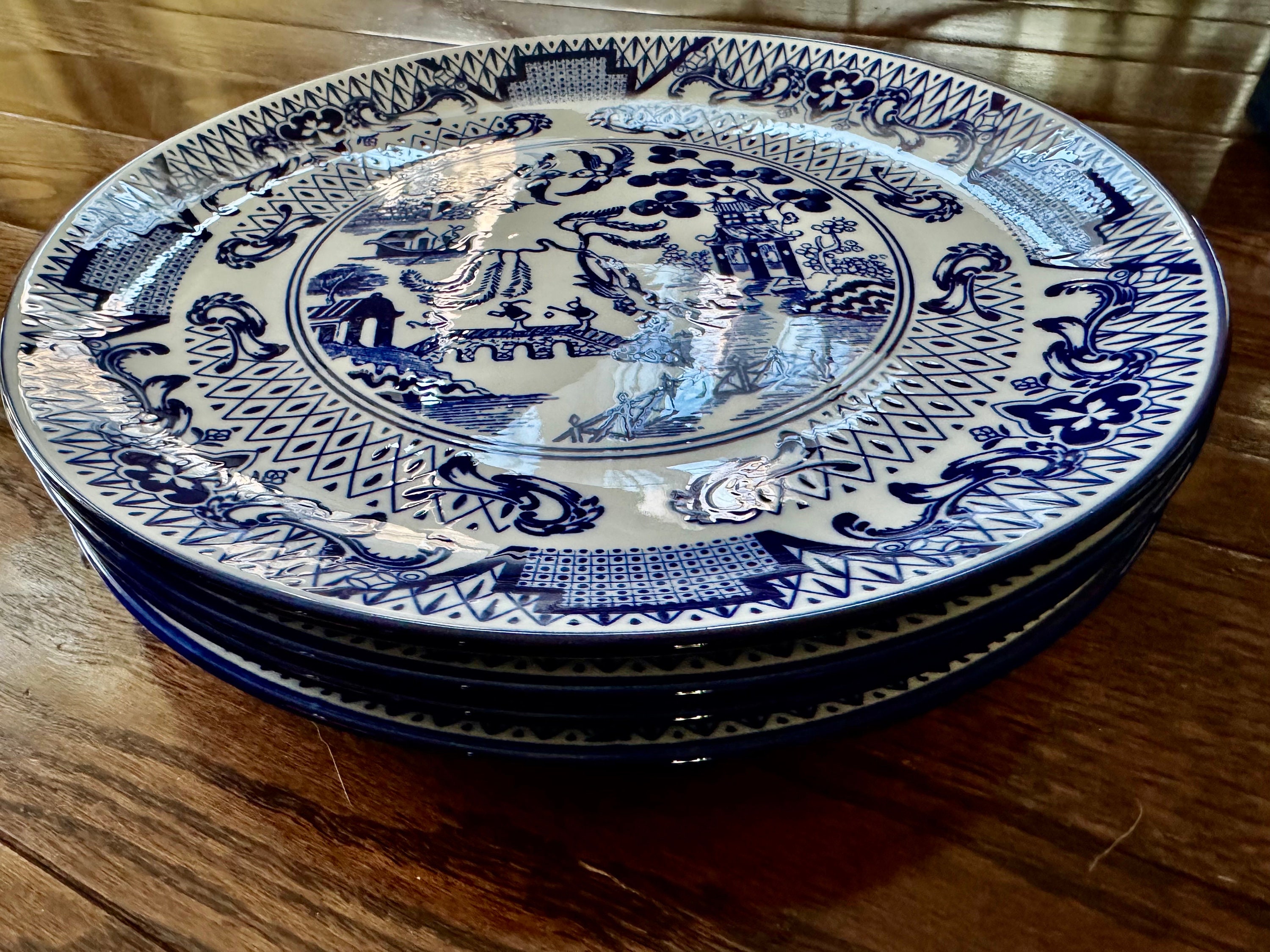 NEW English Blue Willow - Set of 4 Plates -  Eaton Fine Dining - British Design, detail view 6