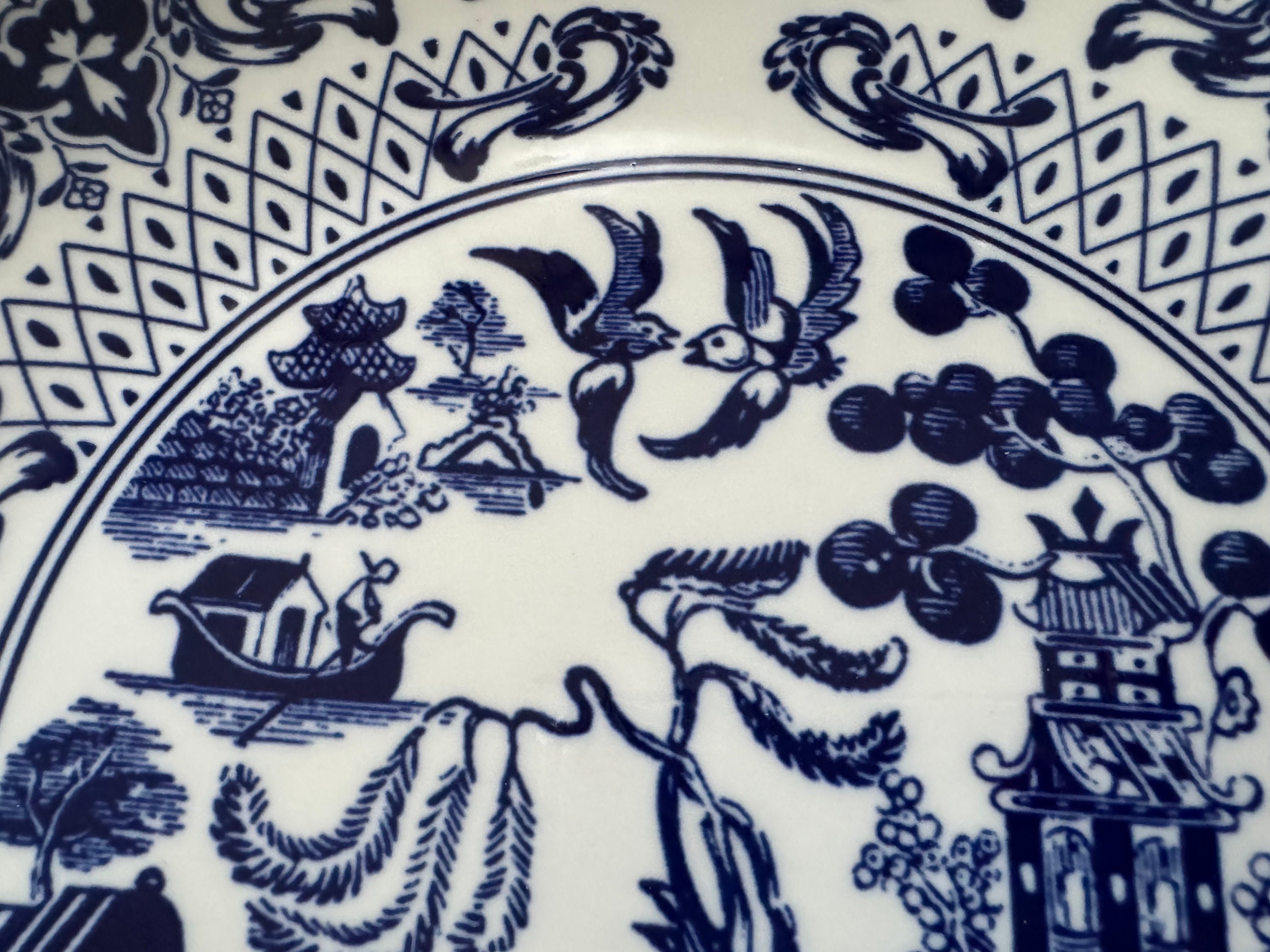 NEW English Blue Willow - Set of 4 Plates -  Eaton Fine Dining - British Design, detail view 8