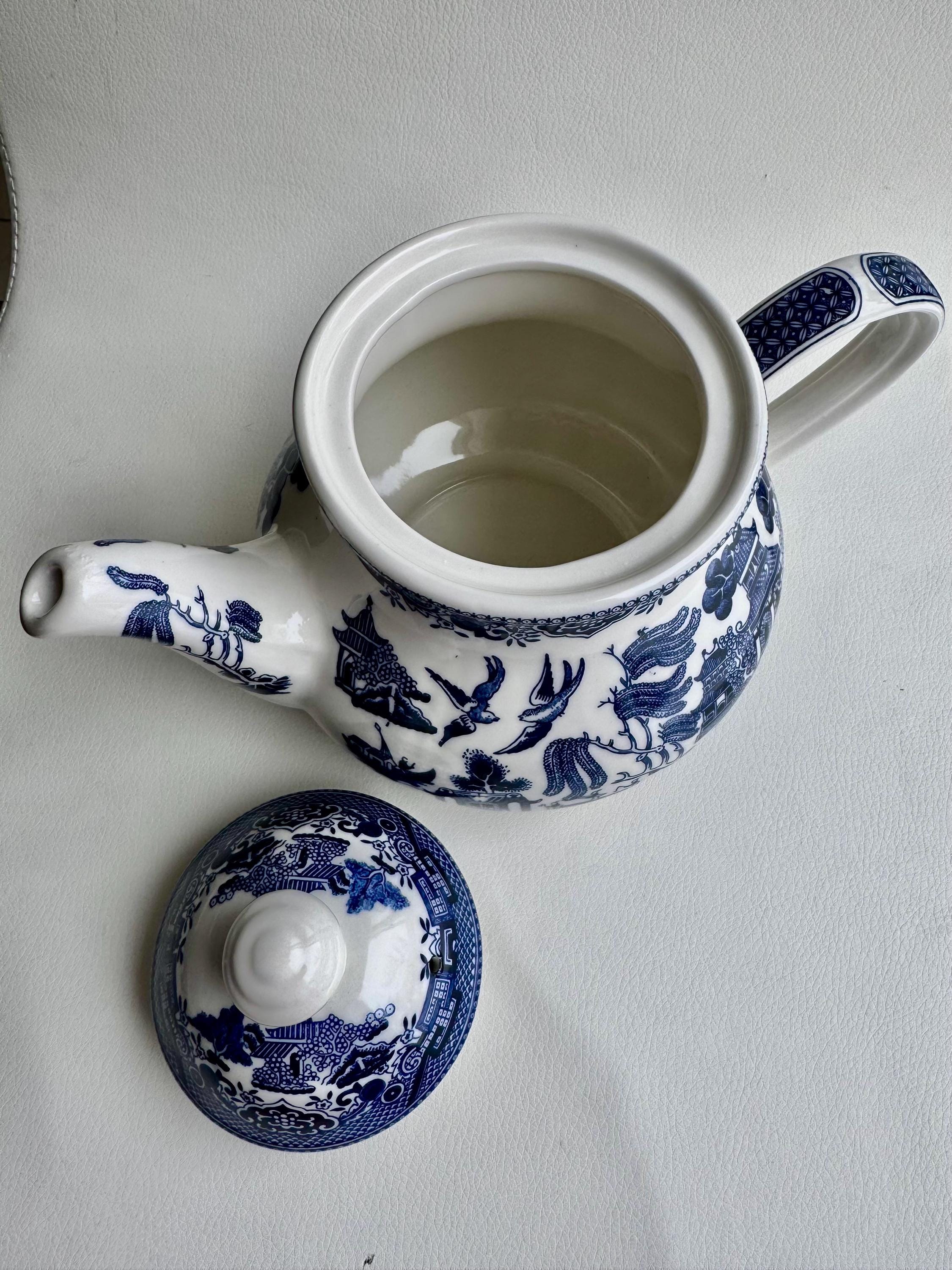 NEW English Queen’s Blue Willow Teapot with Lid - by Churchill England, detail view 2
