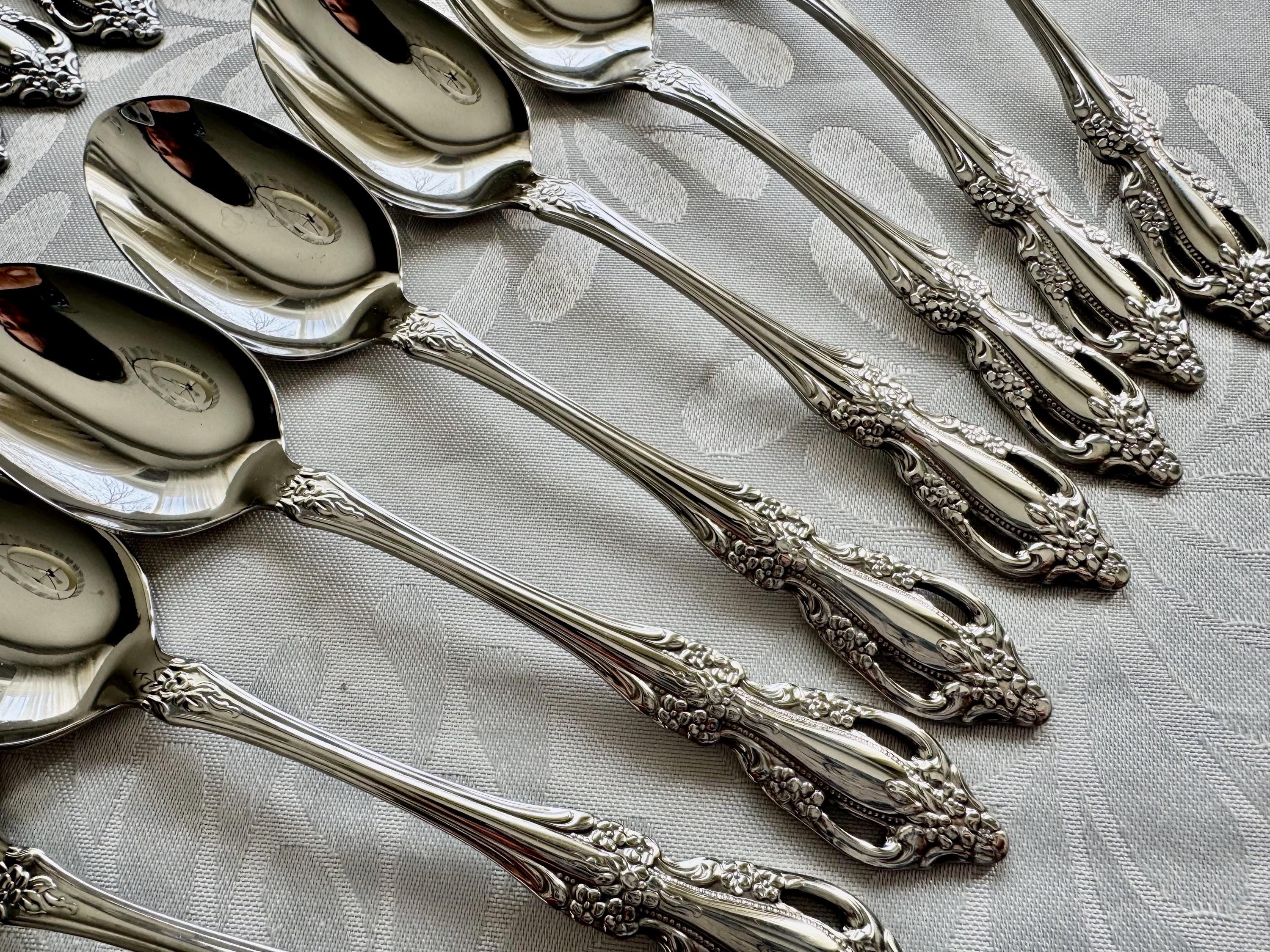 Oneida Silver “Raphael” Stainless Steel Flatware Set – Complete Service for 11 (55 Pieces) - Distinction Deluxe, detail view 1