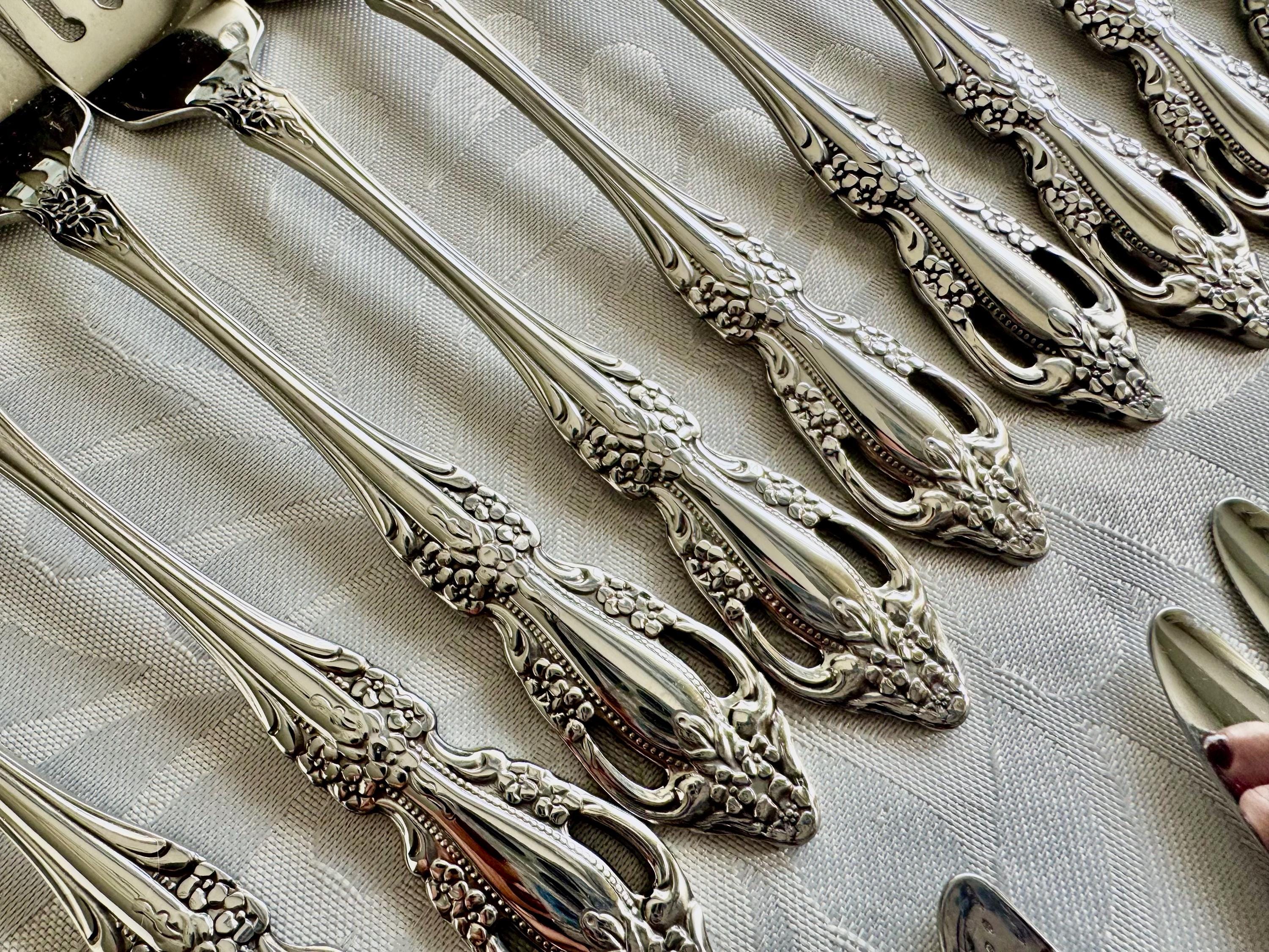 Oneida Silver “Raphael” Stainless Steel Flatware Set – Complete Service for 11 (55 Pieces) - Distinction Deluxe, detail view 3