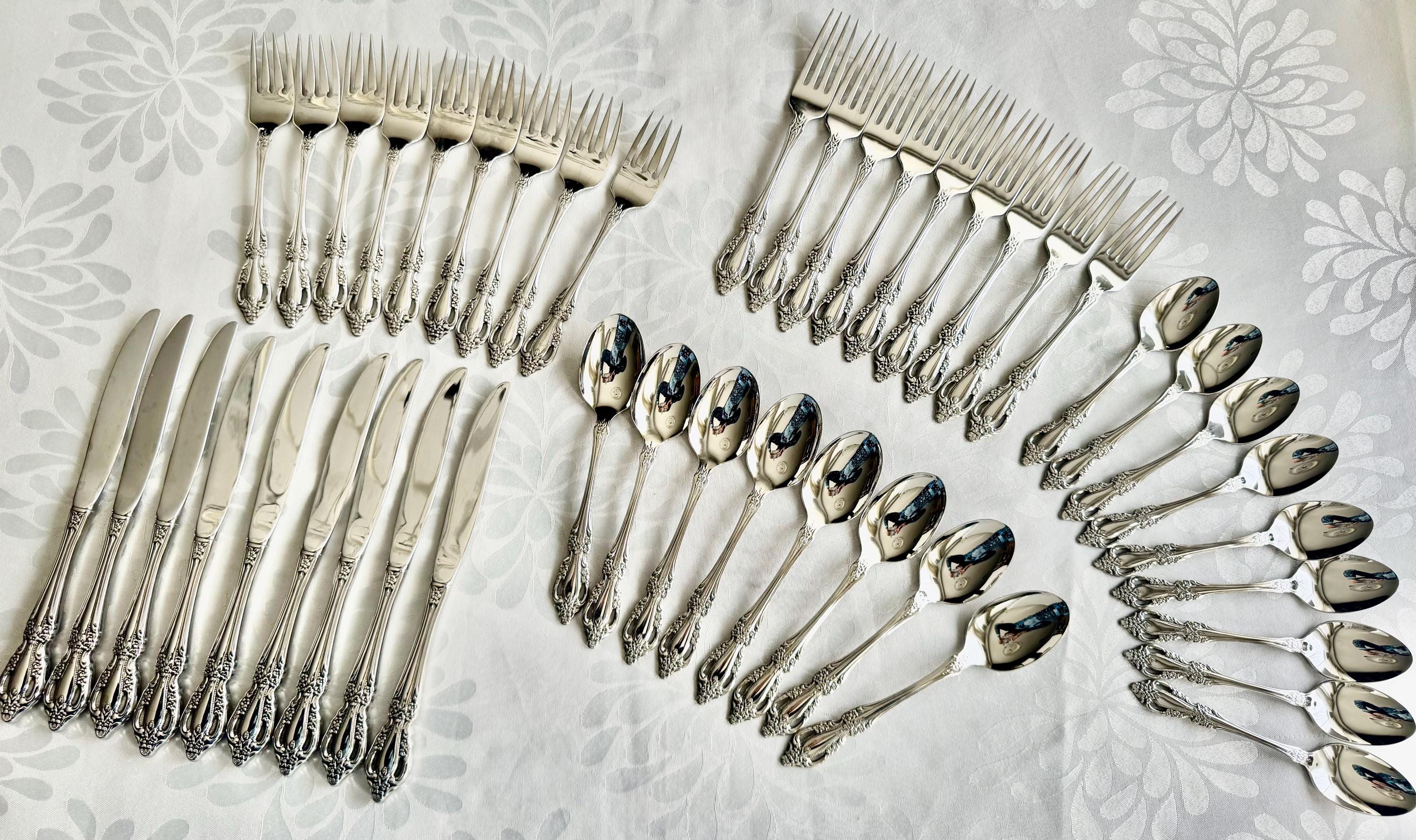 Oneida Silver “Raphael” Stainless Steel Flatware Set – Complete Service for 11 (55 Pieces) - Distinction Deluxe, detail view 4