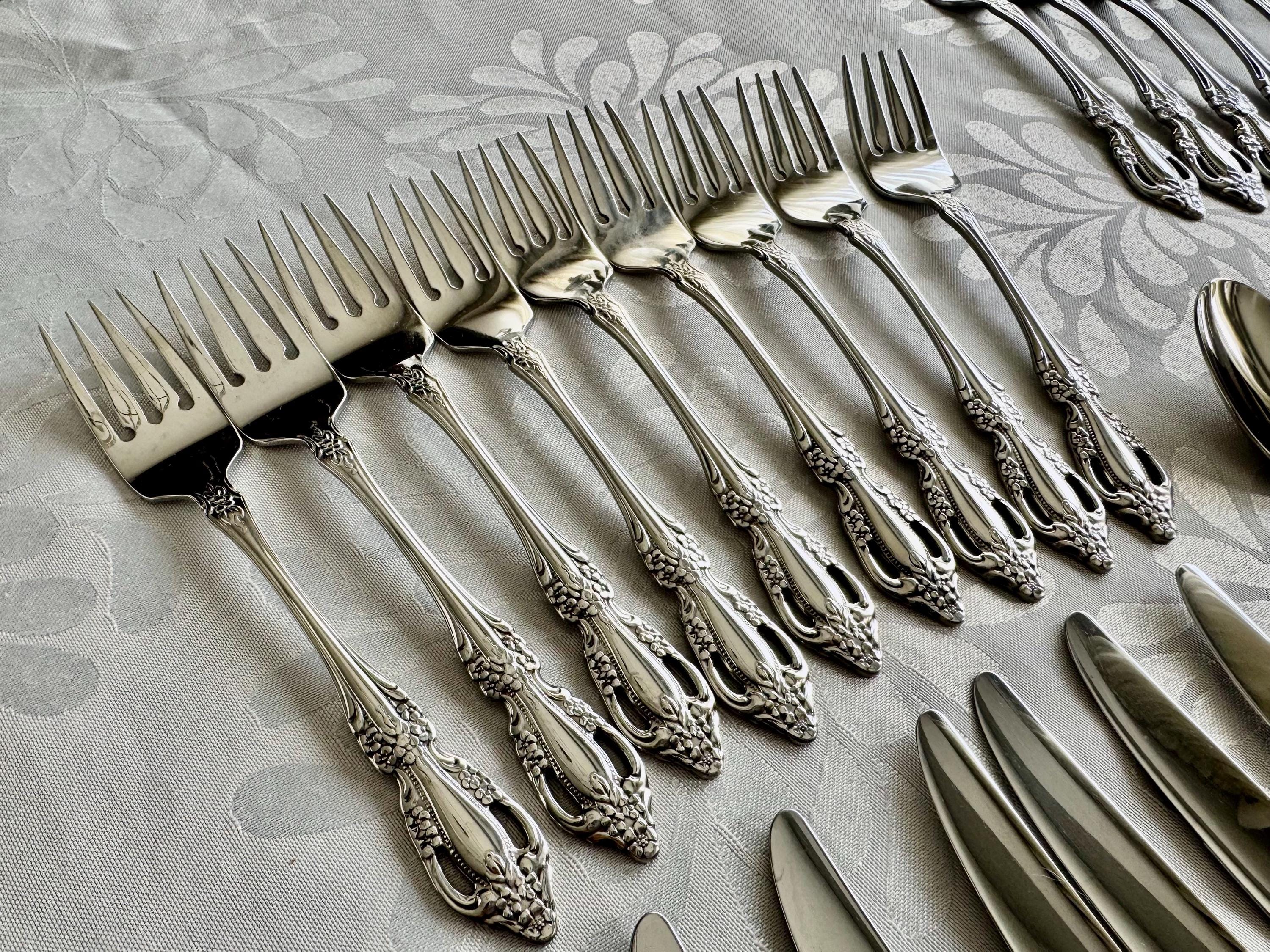 Oneida Silver “Raphael” Stainless Steel Flatware Set – Complete Service for 11 (55 Pieces) - Distinction Deluxe, detail view 7