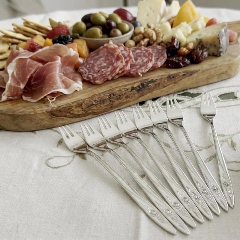 Rare Vintage Morning Rose Cocktail / Seafood Forks – Set of 8 – Oneida Silverplate (1960), front view