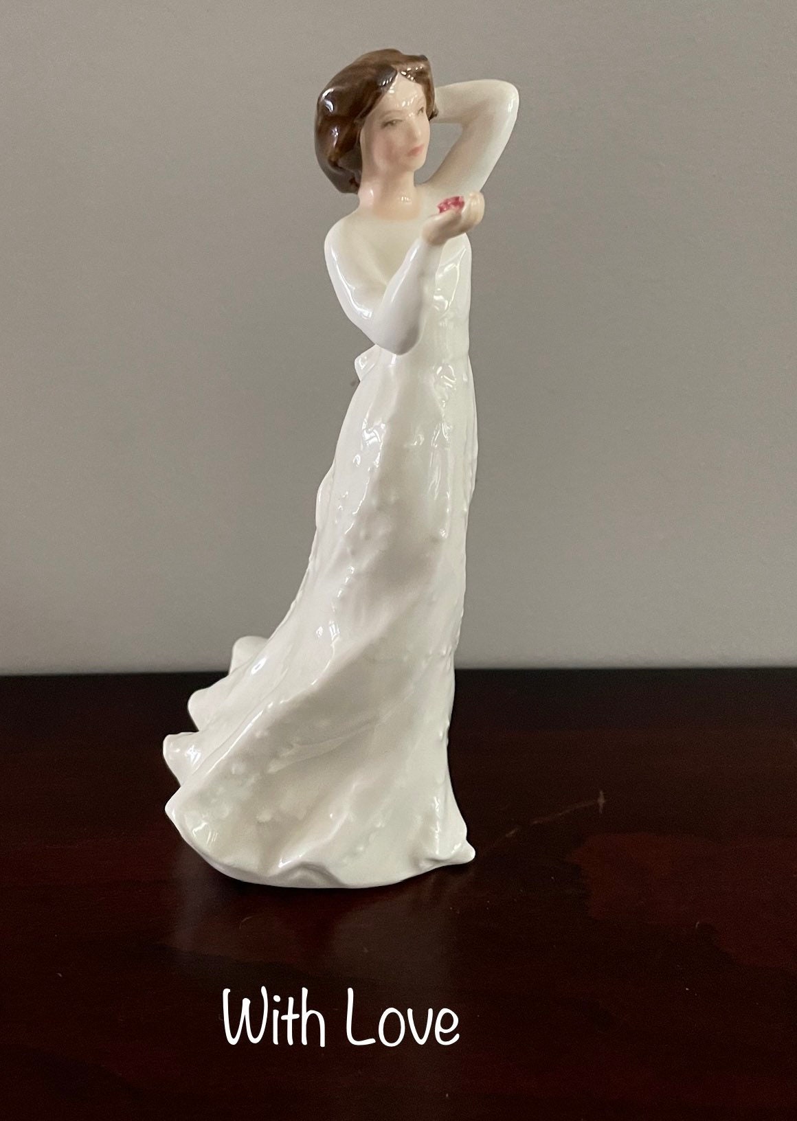Royal Doulton “With Love” (1992) – HN 3393 – sentiments & white christmas collection – mint condition, detail view 2
