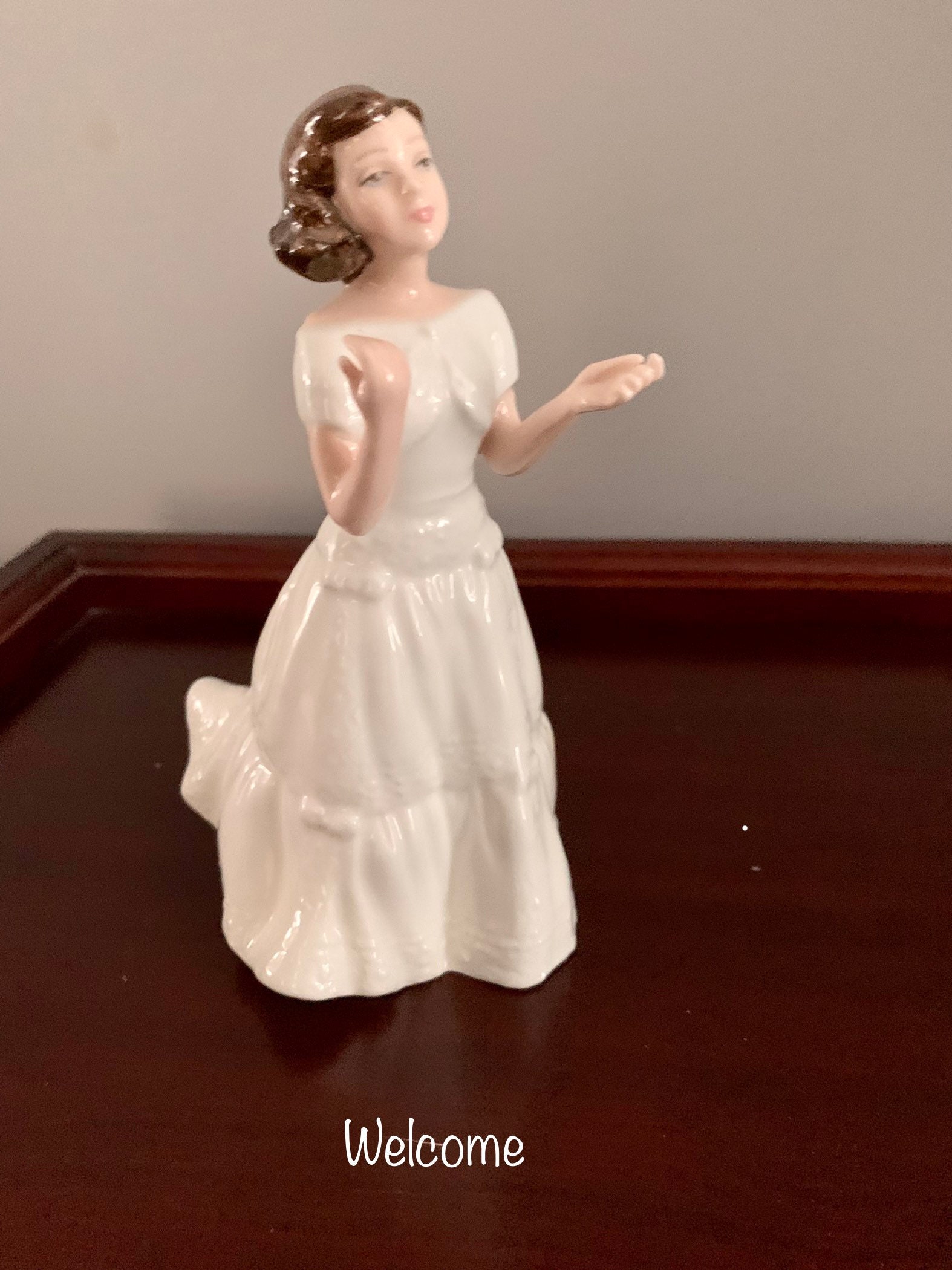 Royal Doulton “With Love” (1992) – HN 3393 – sentiments & white christmas collection – mint condition, detail view 6