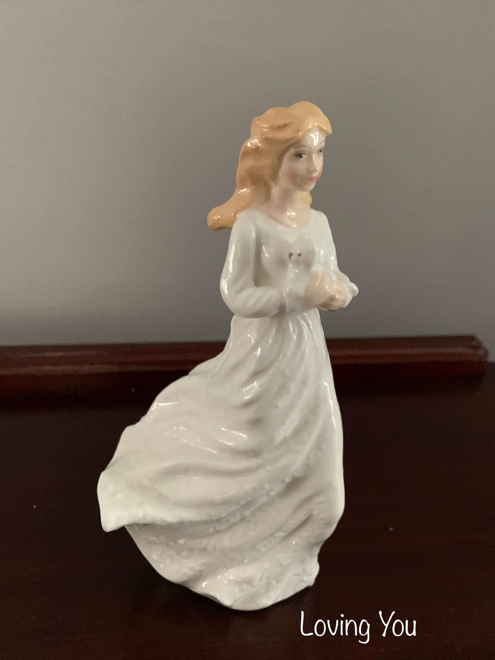 Royal Doulton “With Love” (1992) – HN 3393 – sentiments & white christmas collection – mint condition, detail view 8
