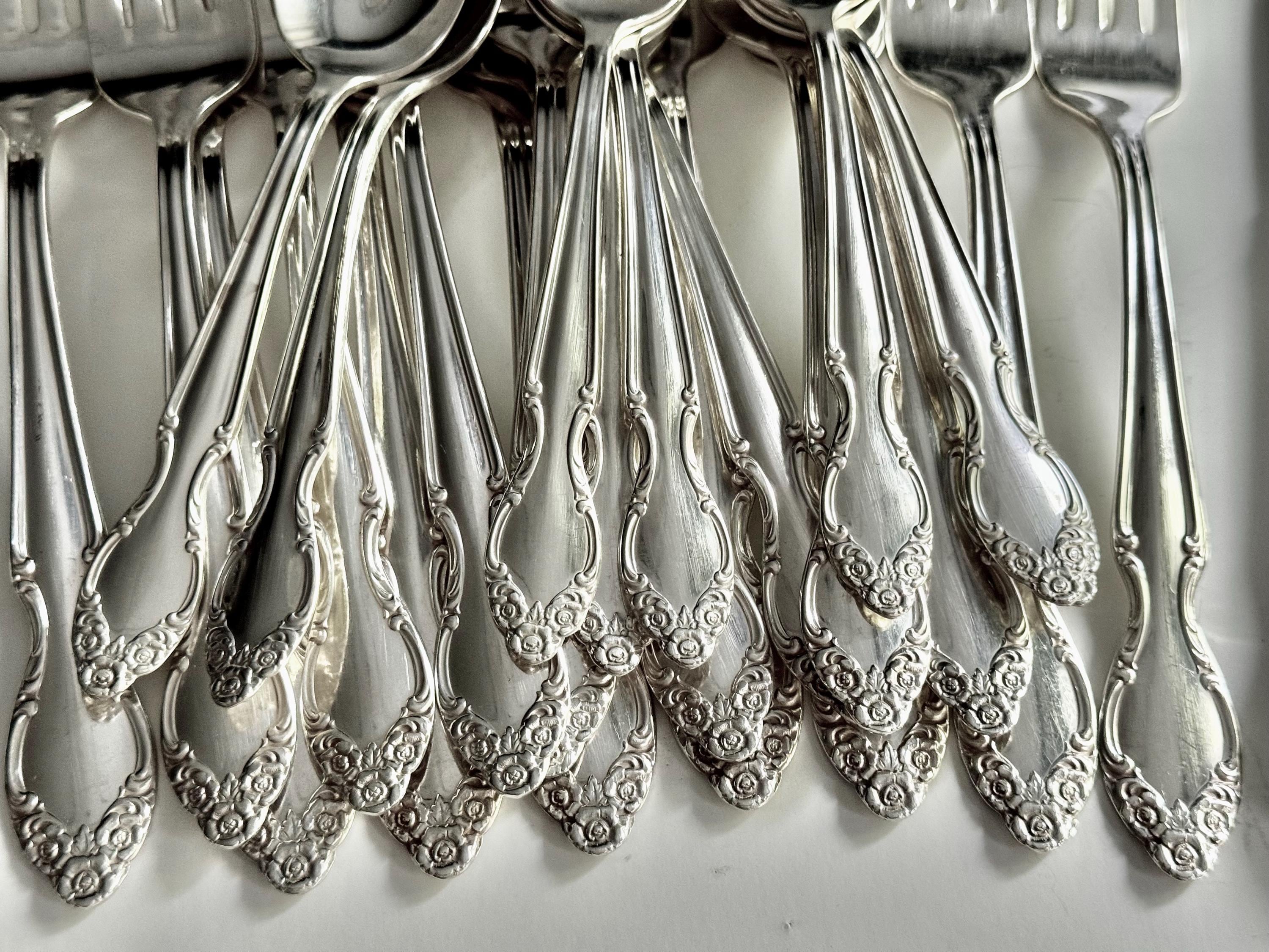 Vintage Silverplate “Silvery Mist” Rogers Bro 1955+ Silverware — Complete Set for 8 Persons 46pcs, front view