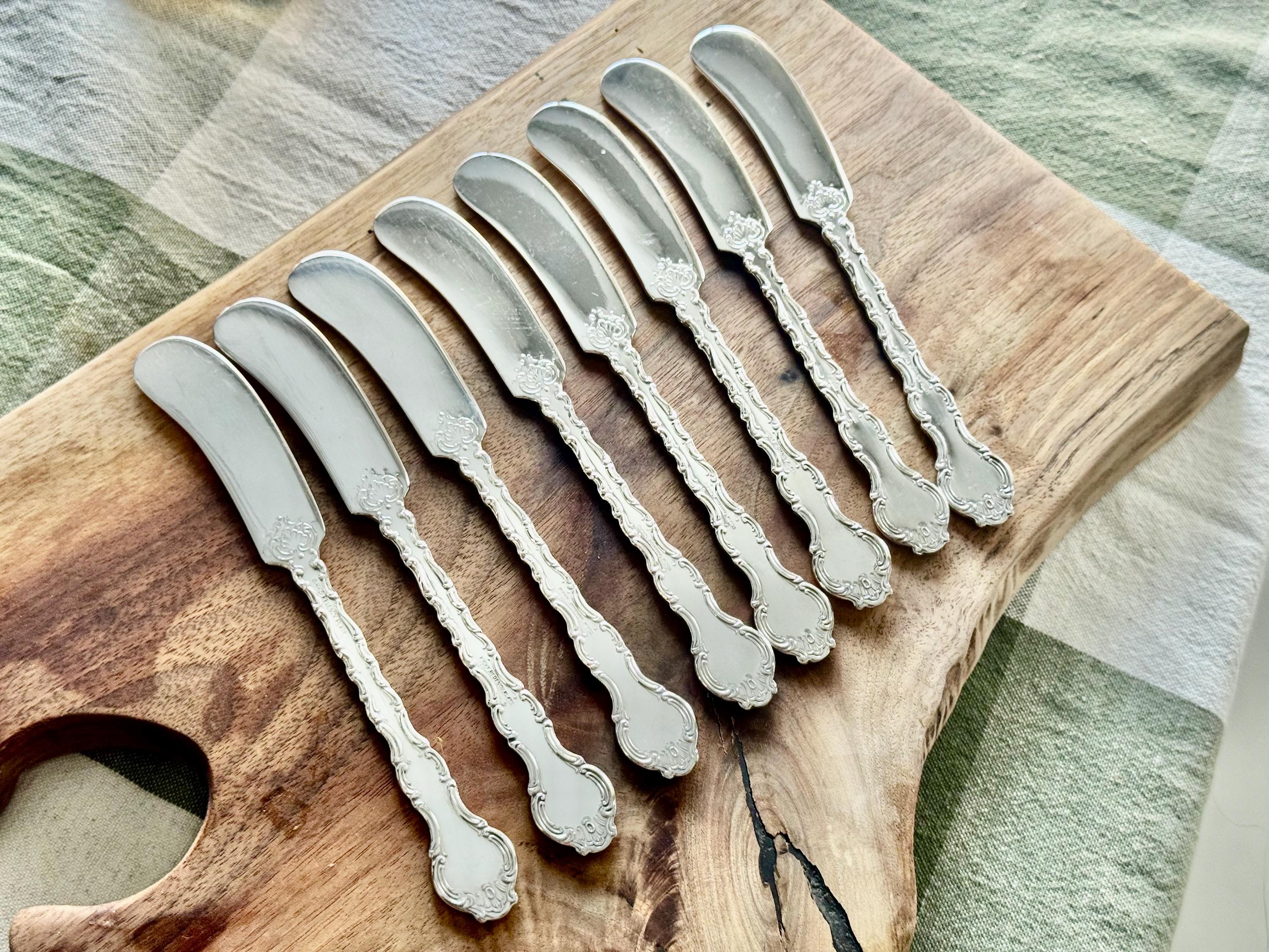 Vintage Silverplate Spreaders — Birks Regency "Louis De France" Silverware — Set of 8, front view